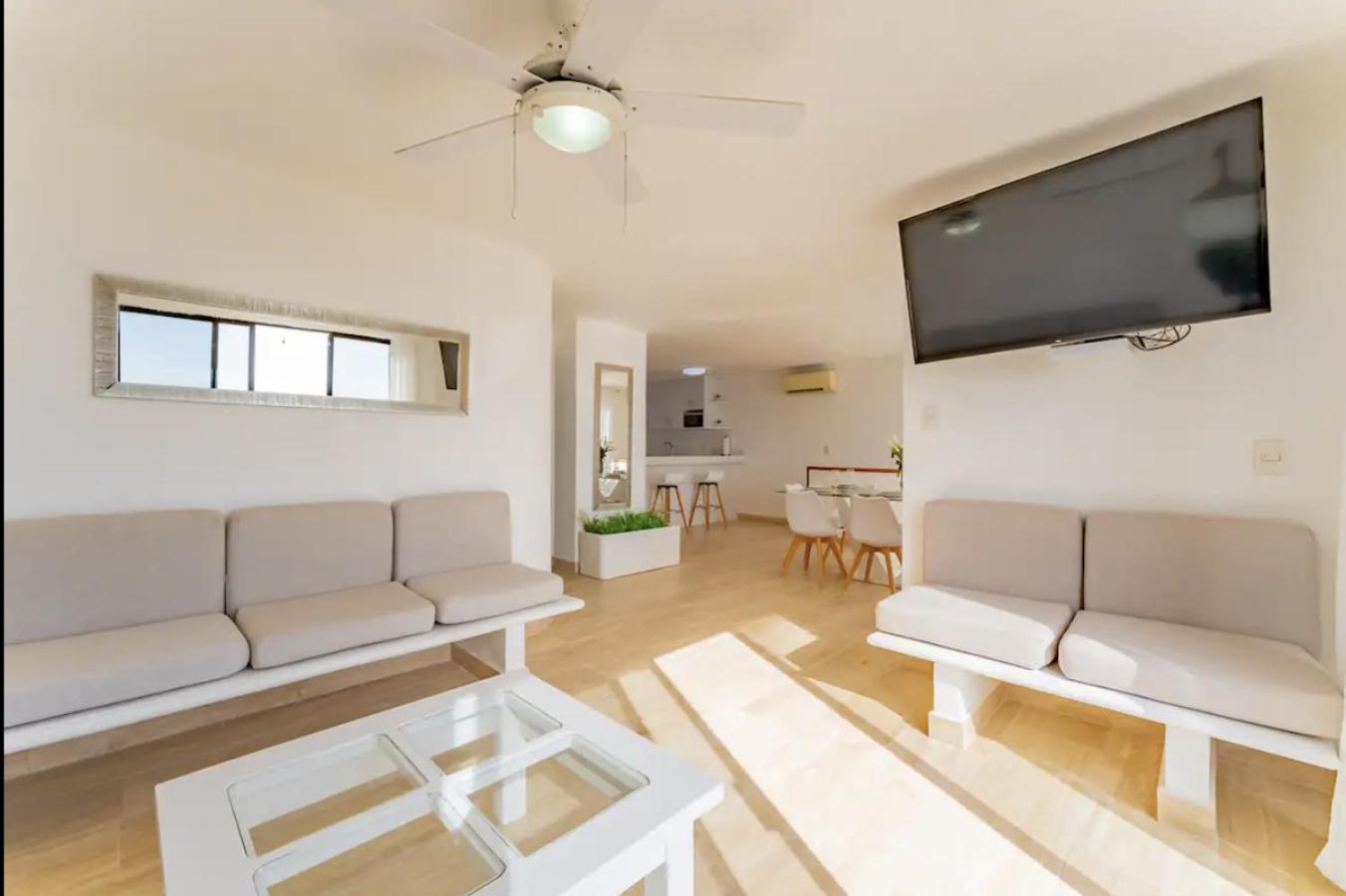 Beachfront Villa in Cancun Hotel Zone