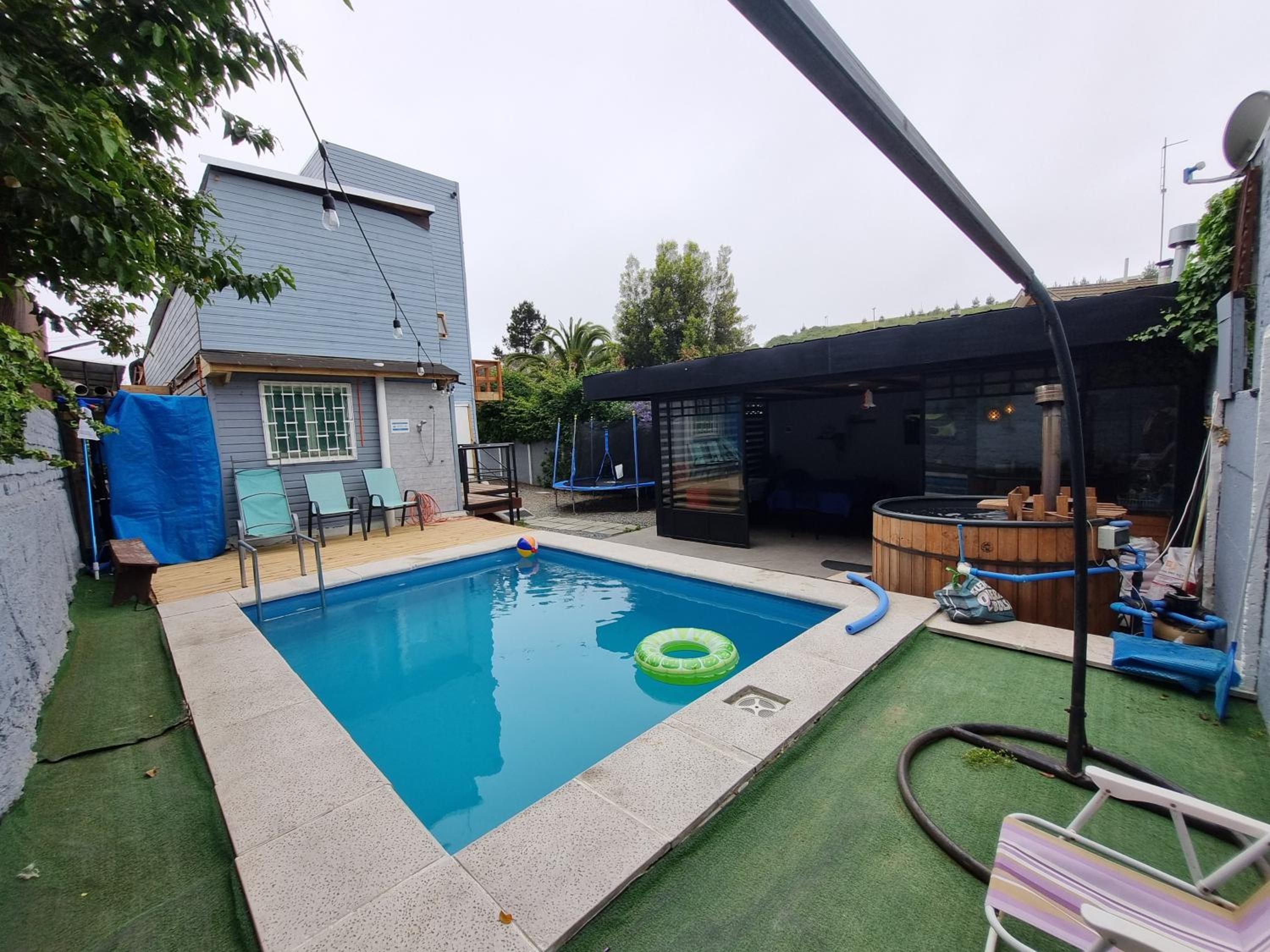 CASA con piscina temperada, tinaja y quincho próxima a Playa Sn Alfonso
