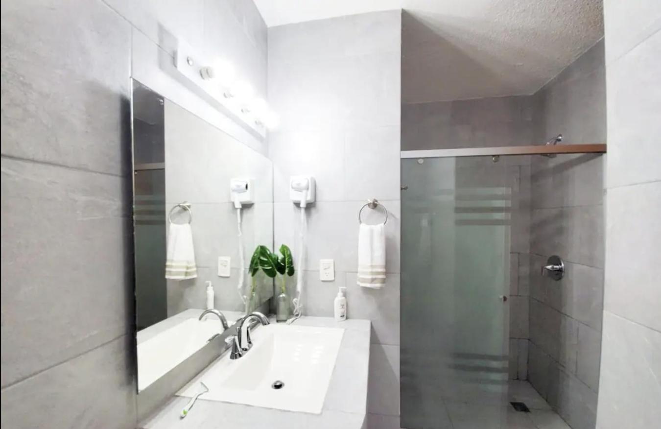 Beachfront Villa in Cancun Hotel Zone