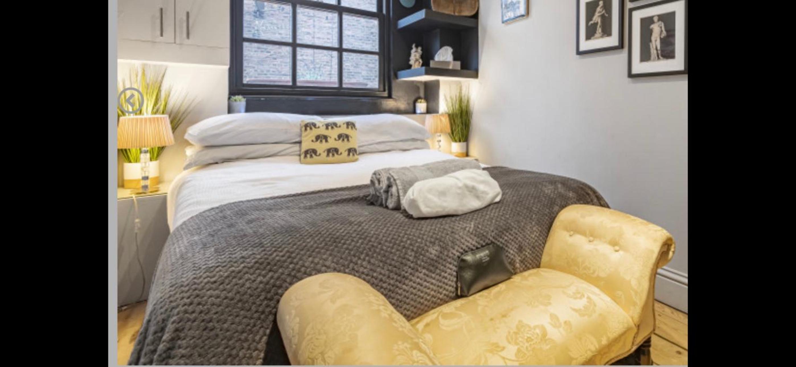 Tower Bridge Shad Thames Christmas Markets 2 minutes walk Warehouse secure Gated Parking for Vans Boutique Cosy walk to Christmas markets & westend view 5