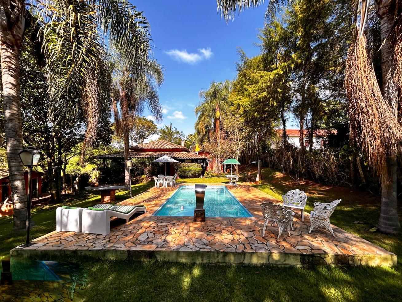 Chacara com piscina, WiFi e lazer completo - SP