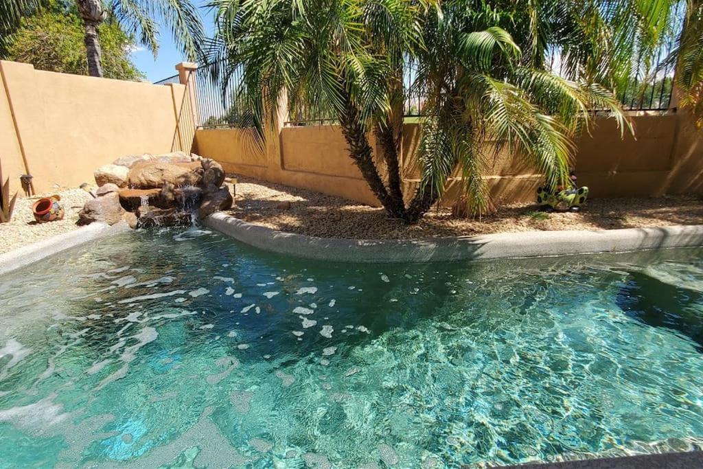 Gated Ocotillo house, pool heater, BBQ, golf views - Property Image 22