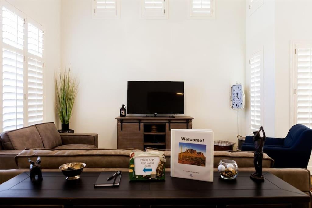 Gated Ocotillo house, pool heater, BBQ, golf views - Property Image 23