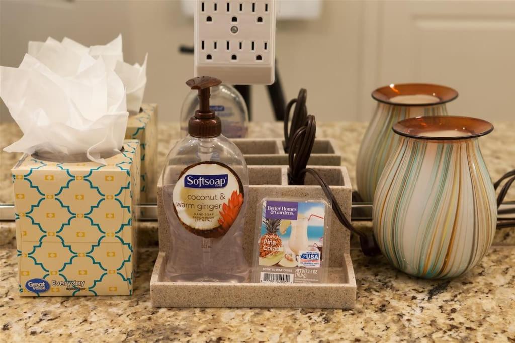 Gated Ocotillo house, pool heater, BBQ, golf views - Property Image 2