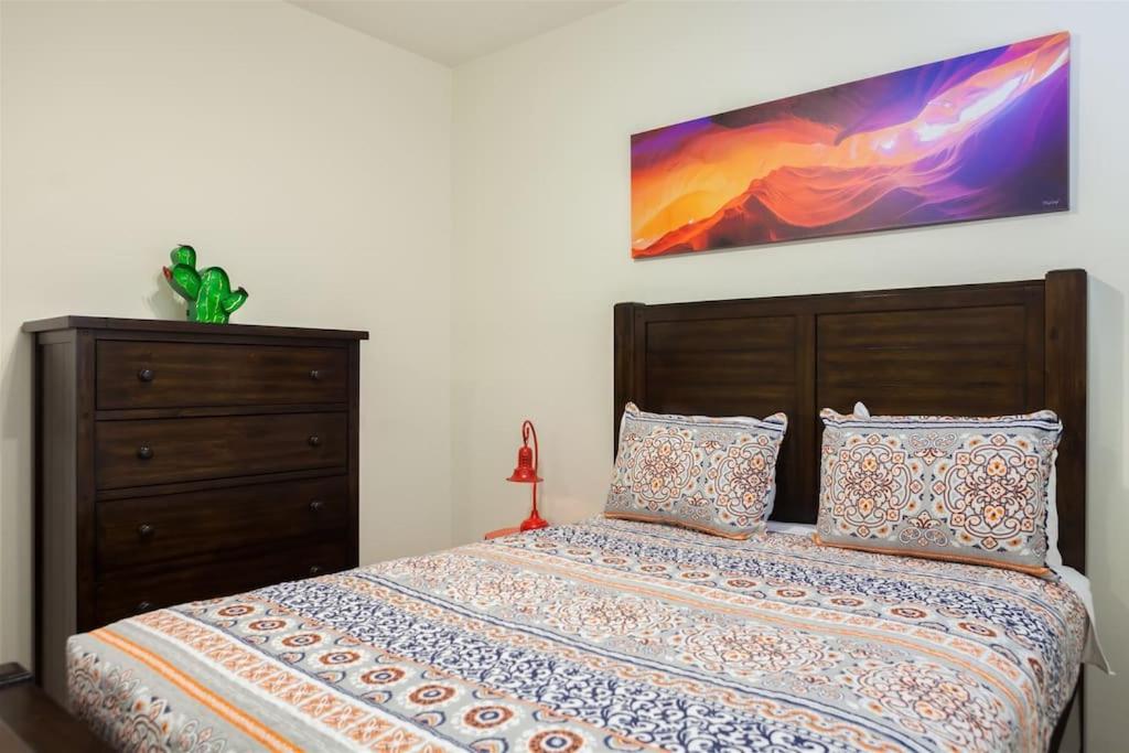 Gated Ocotillo house, pool heater, BBQ, golf views - Property Image 5