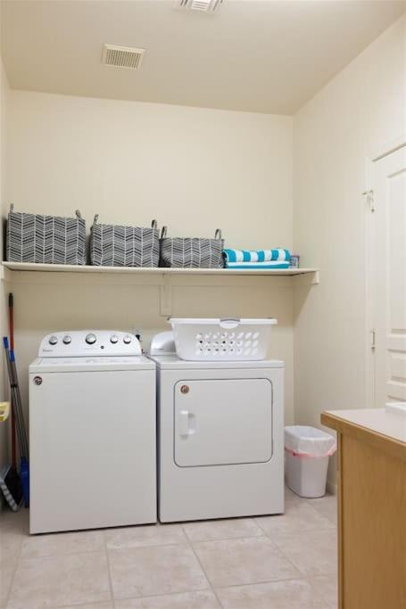 Gated Ocotillo house, pool heater, BBQ, golf views - Property Image 10