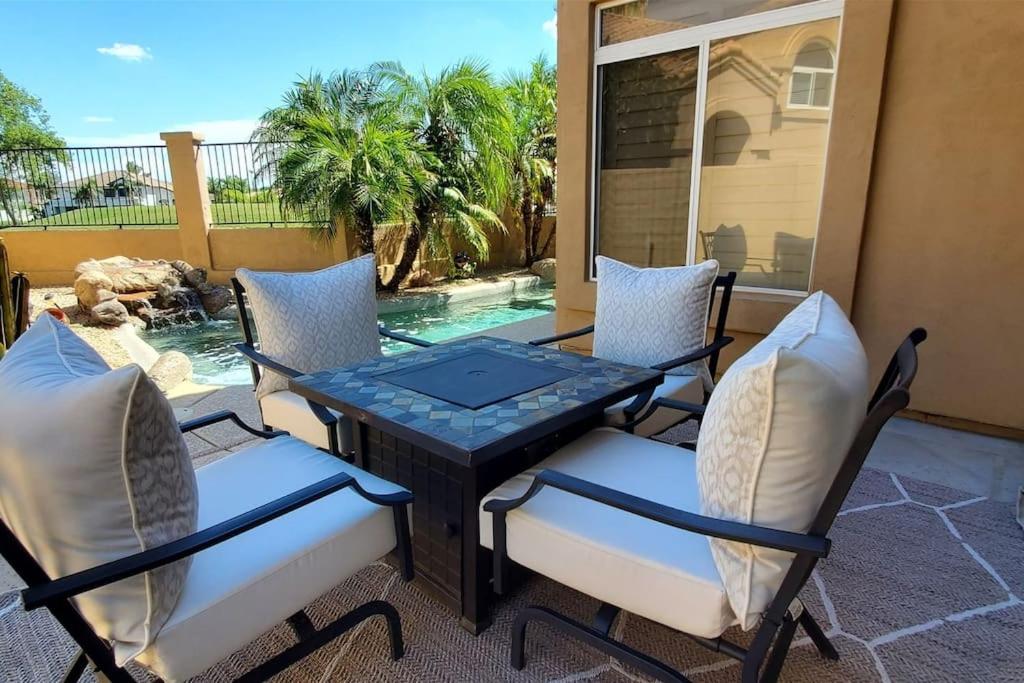 Gated Ocotillo house, pool heater, BBQ, golf views - Property Image 17
