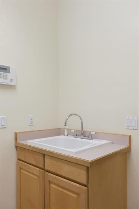 Gated Ocotillo house, pool heater, BBQ, golf views - Property Image 20