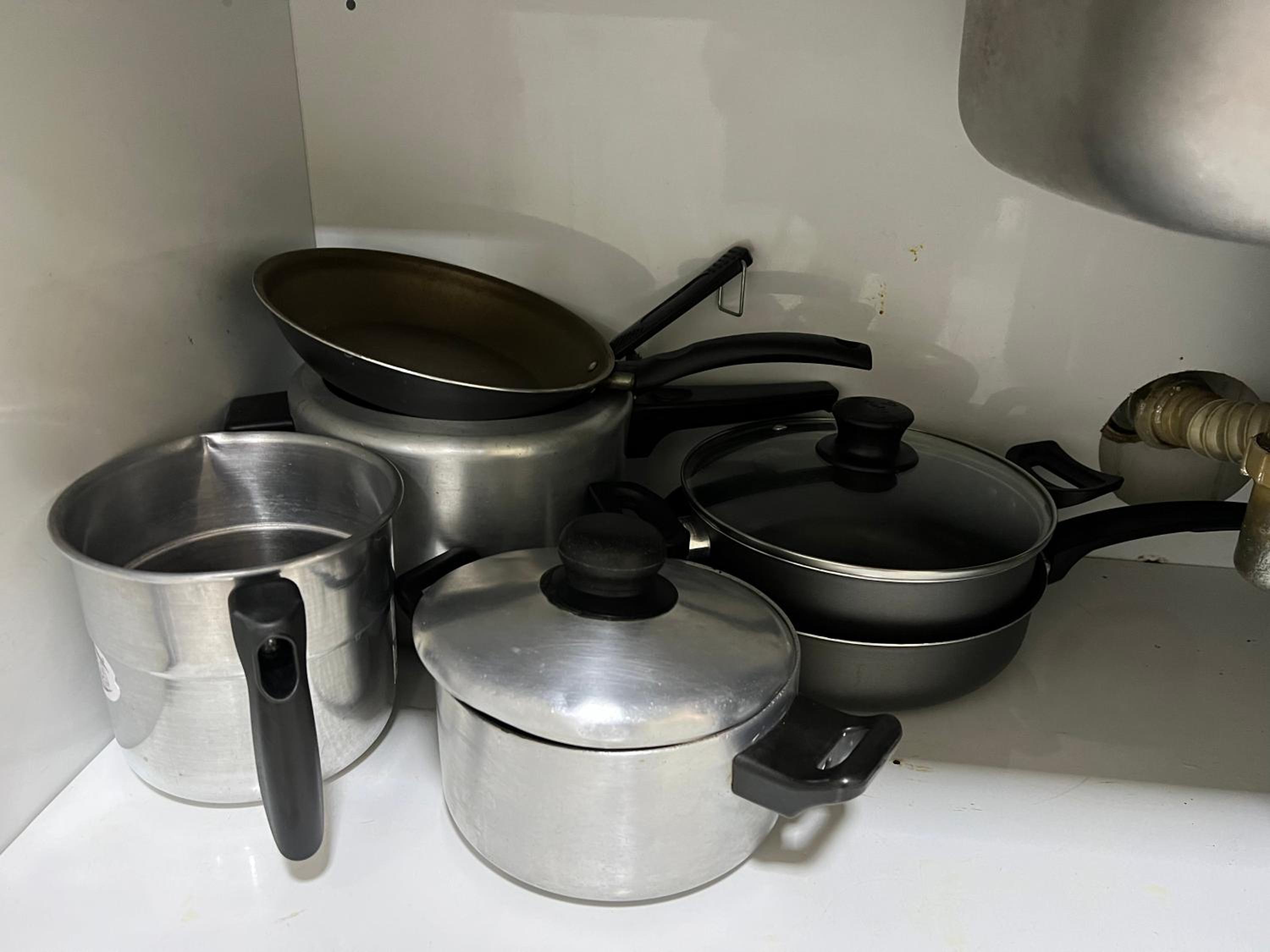 Apartamento em Belém do Pará-Próximo Mangueirão-Hangar-Parque shopping e Grão Pará-Aeroporto-Portaria 24h-Garagem-2 Andar escadas