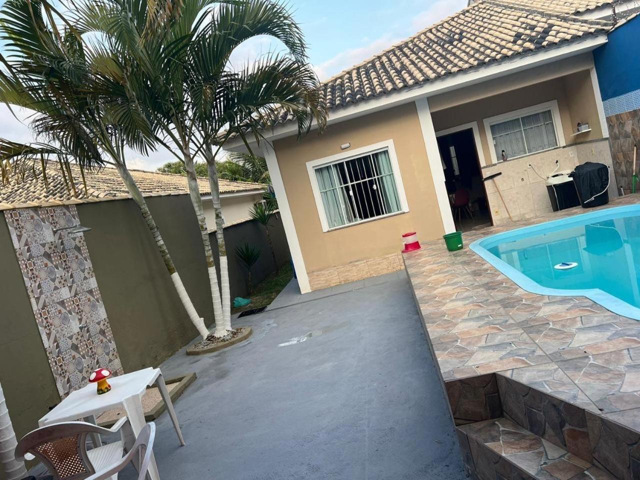 Casa com piscina 3 quartos