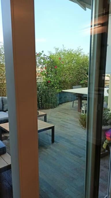 Elegant apartment metro A - by OpenRoma
