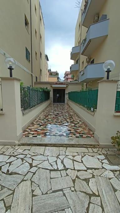 Elegant apartment metro A - by OpenRoma