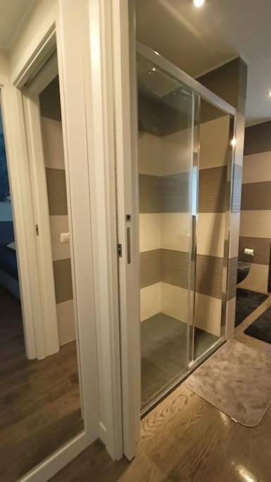 Elegant apartment metro A - by OpenRoma