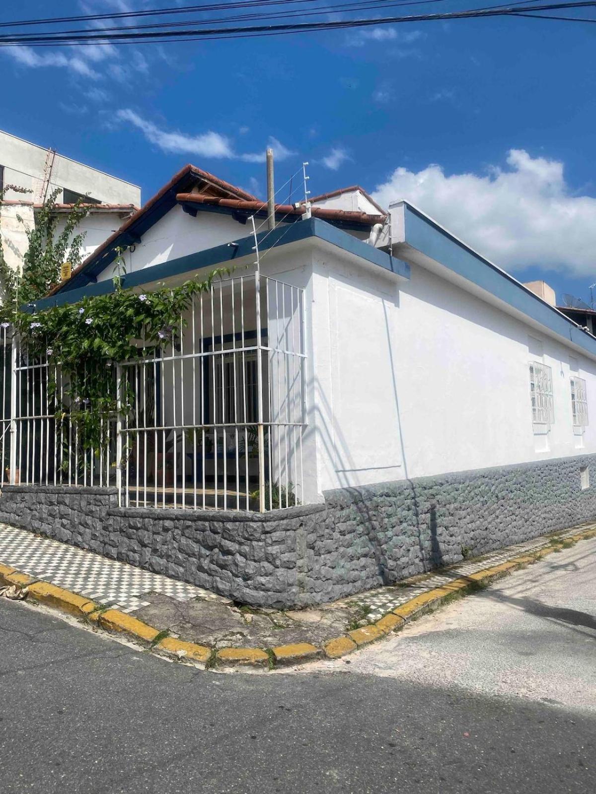 Casa Vintage cm Garagem/ 2 Quartos + 1 suite