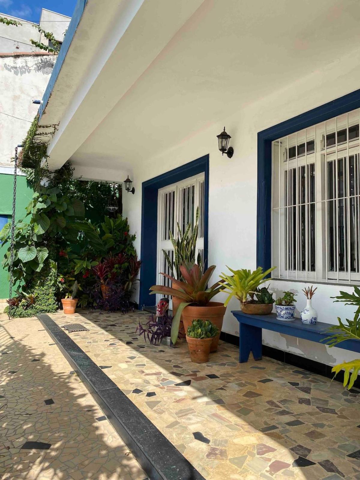 Casa Vintage cm Garagem/ 2 Quartos + 1 suite