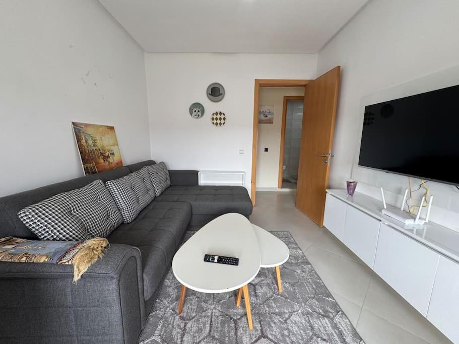 Luxueux Appartement avec Piscine et Terrasse view 4