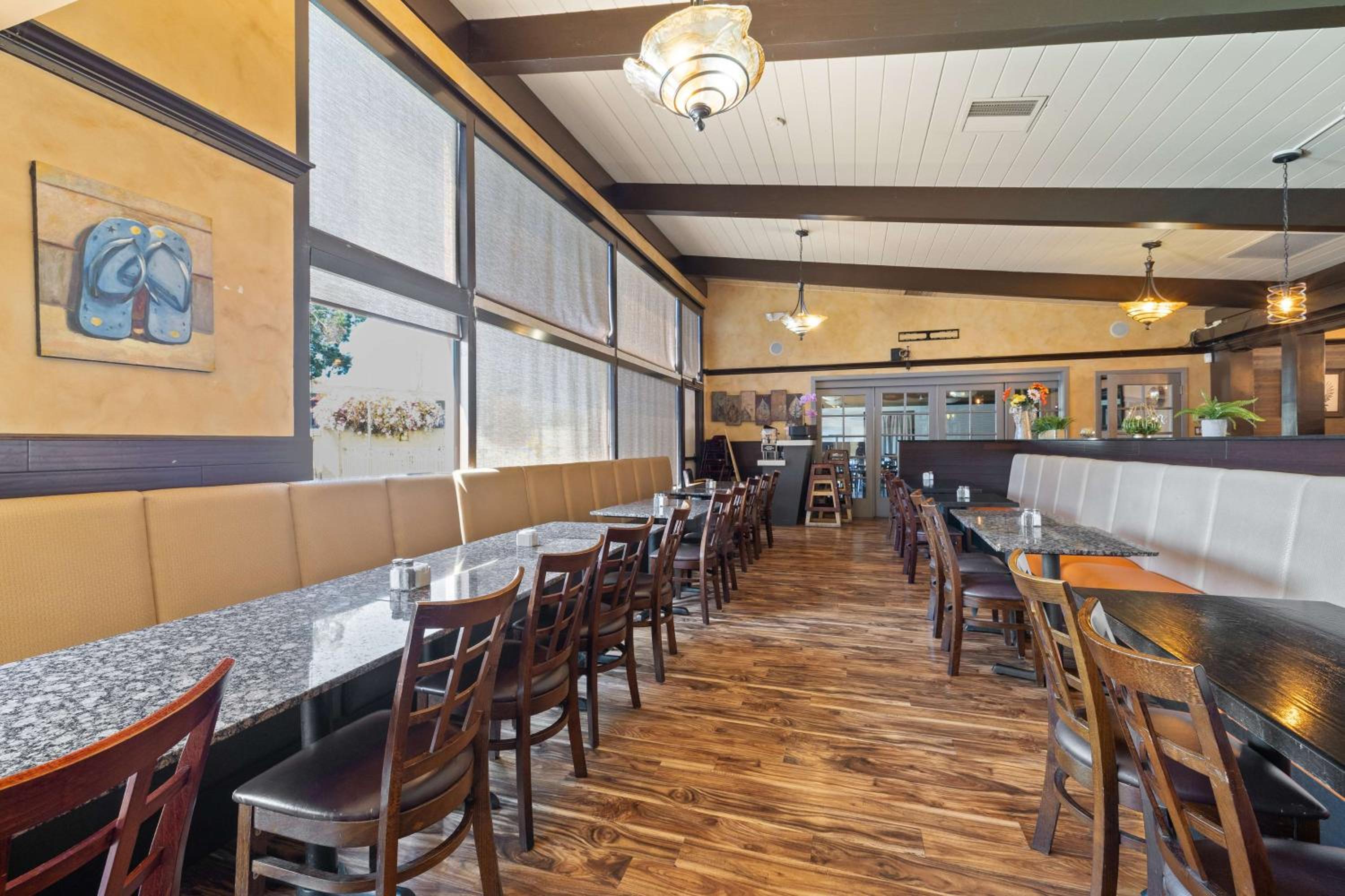 Petaluma Vacations - Best Western Petaluma Inn - Property Image 2