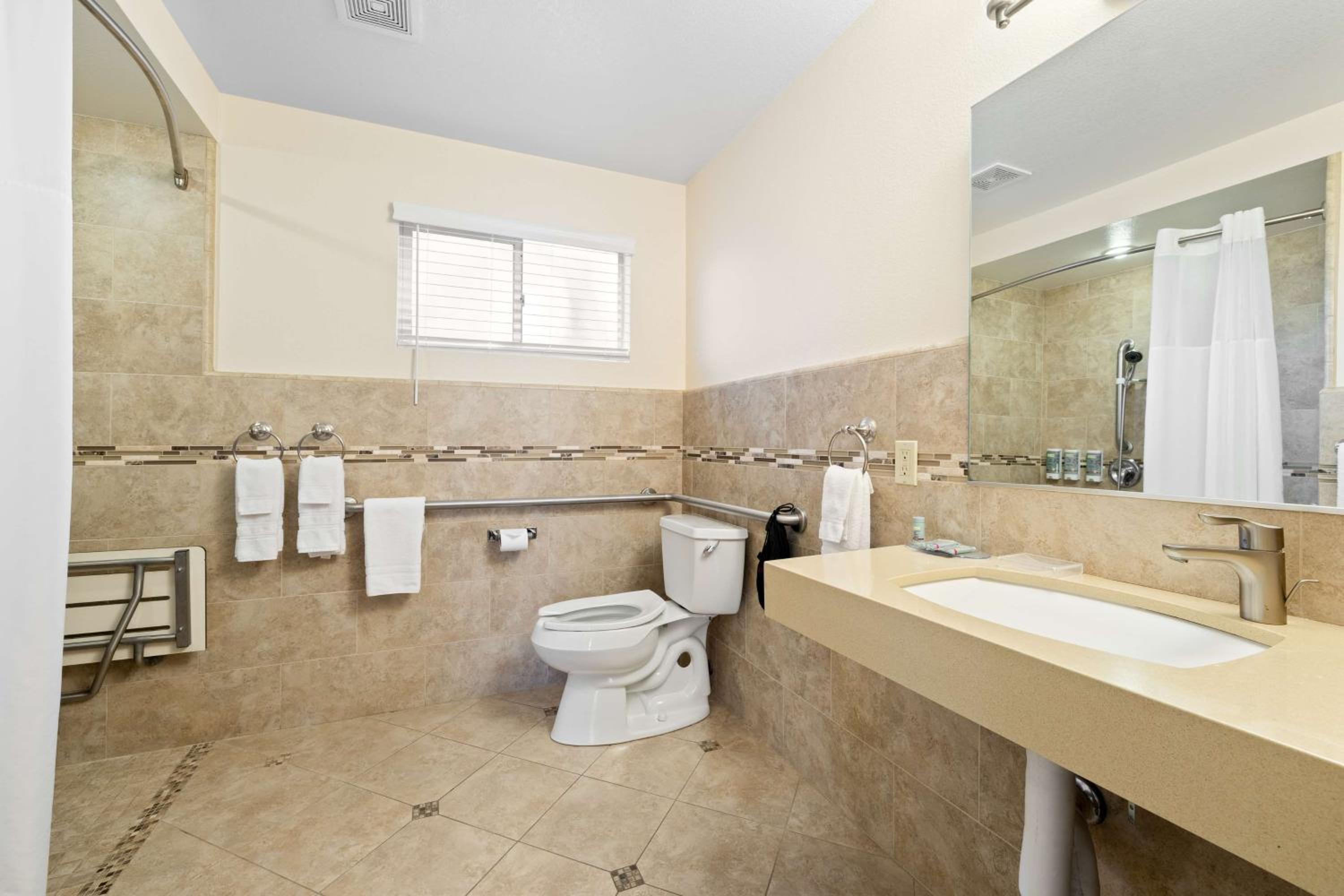 Petaluma Vacations - Best Western Petaluma Inn - Property Image 10