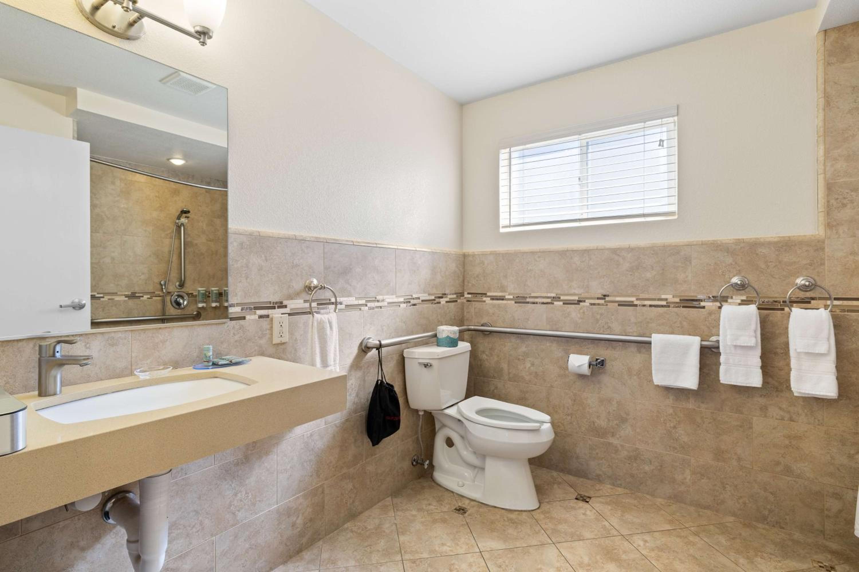 Petaluma Vacations - Best Western Petaluma Inn - Property Image 11