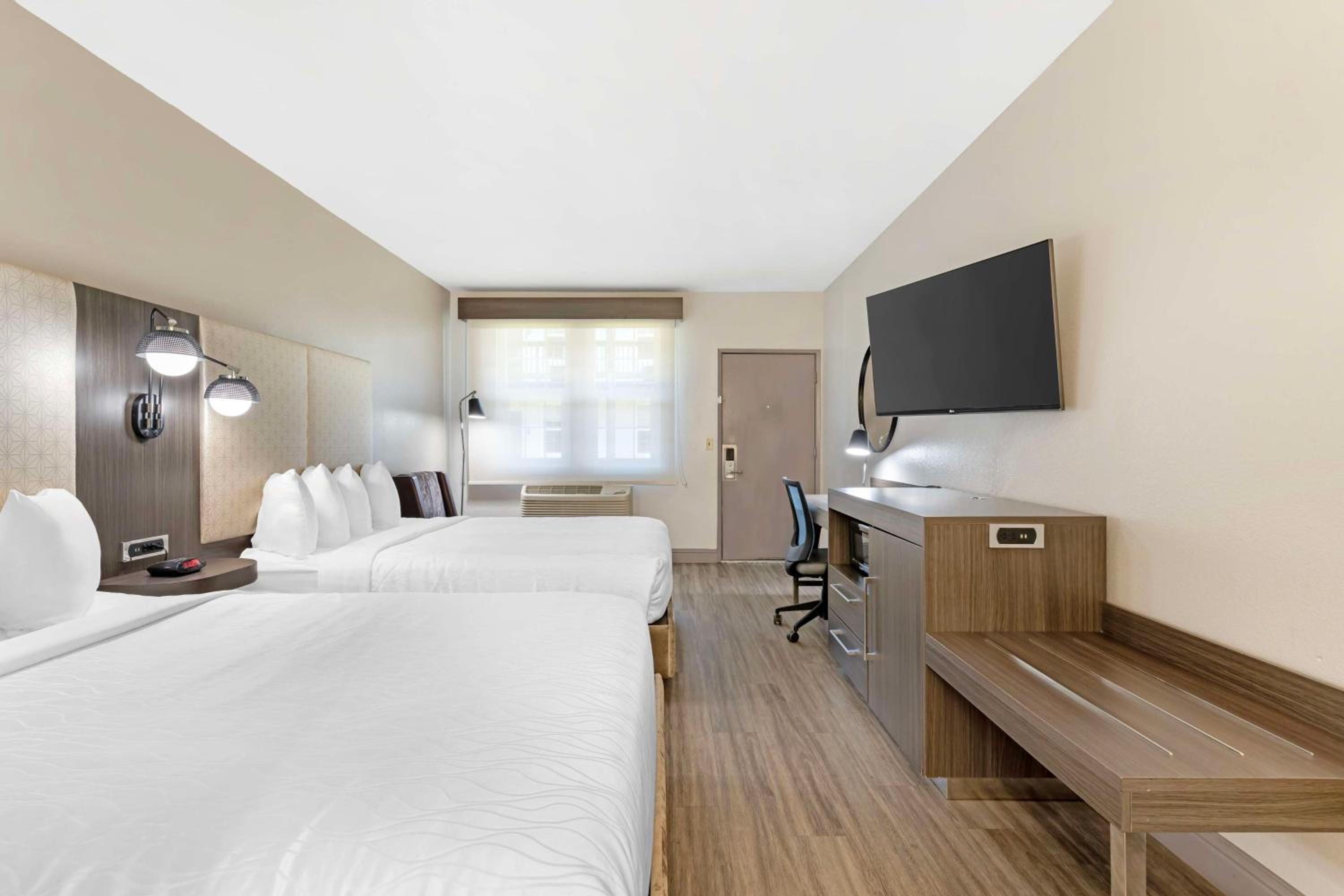 Marina Vacations - Best Western Marina State Beach - Property Image 5