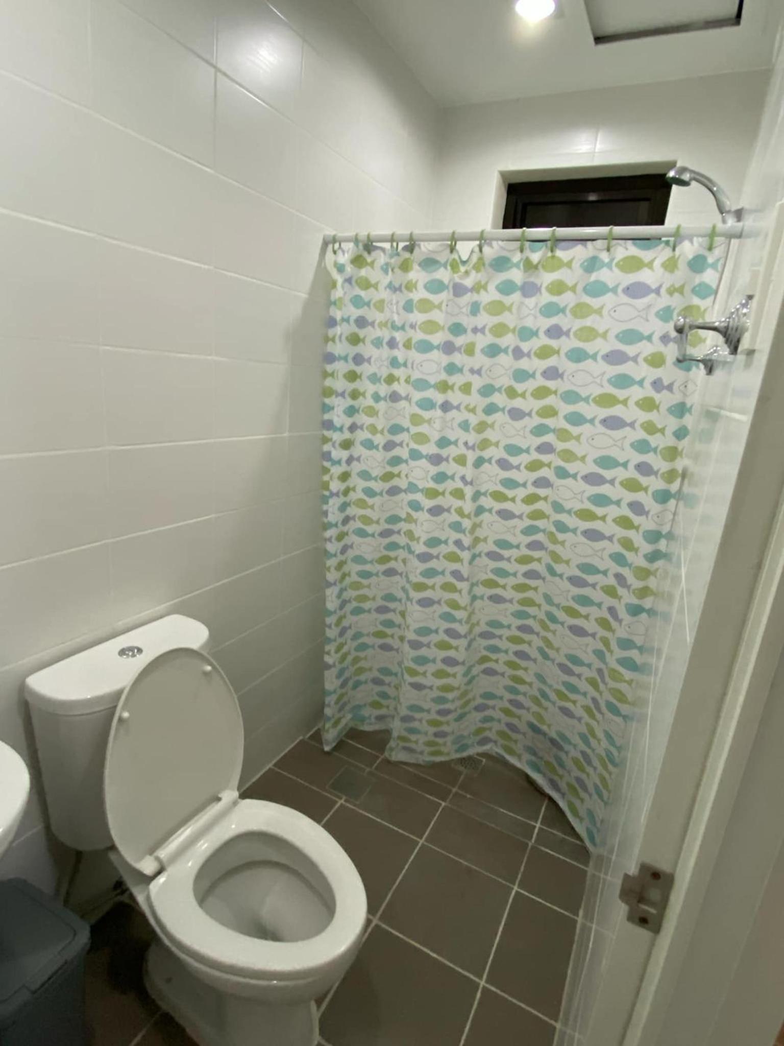 Midpoint Residences Tower 1 Unit 2202 view 4