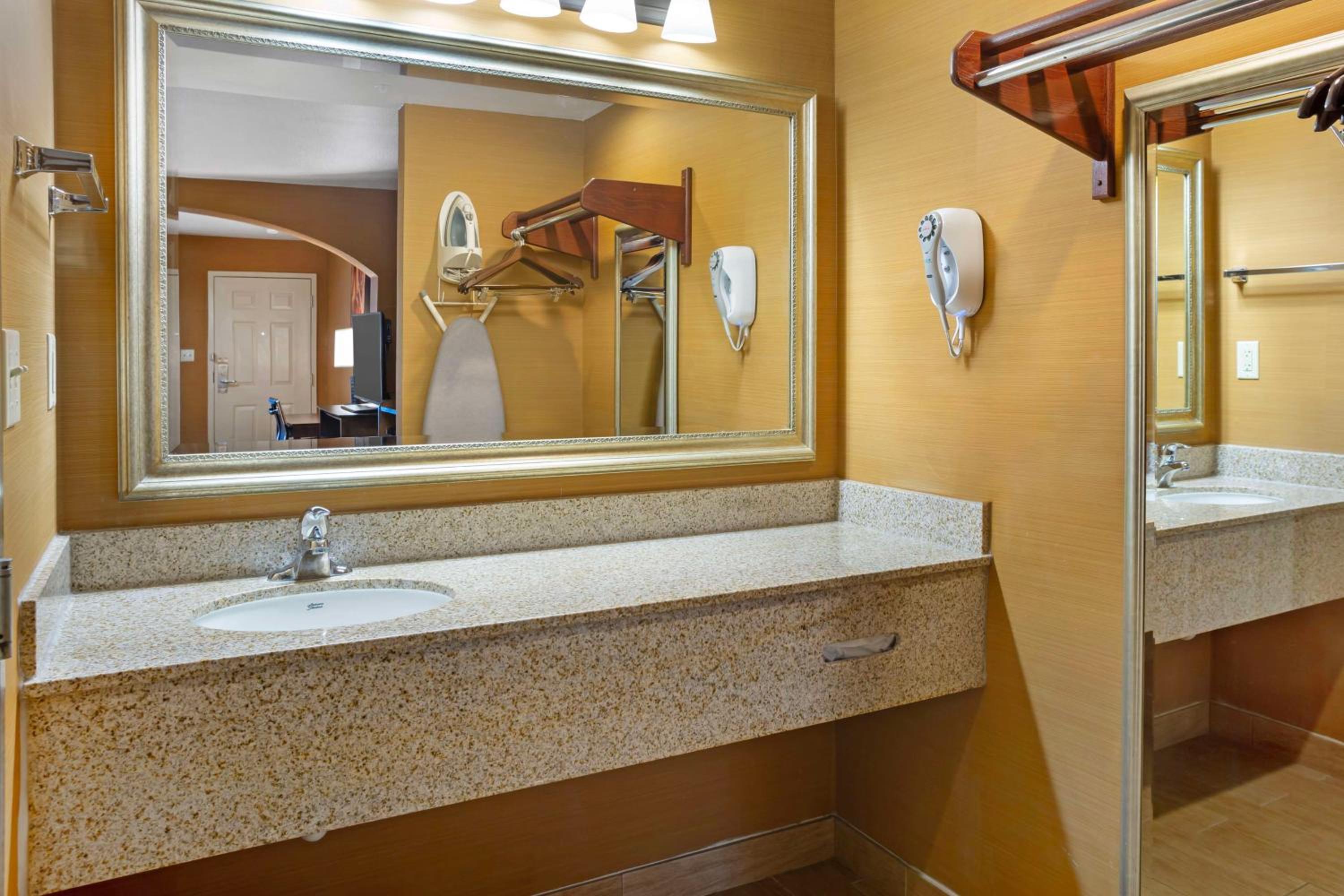 Best Western Exeter Inn & Suites