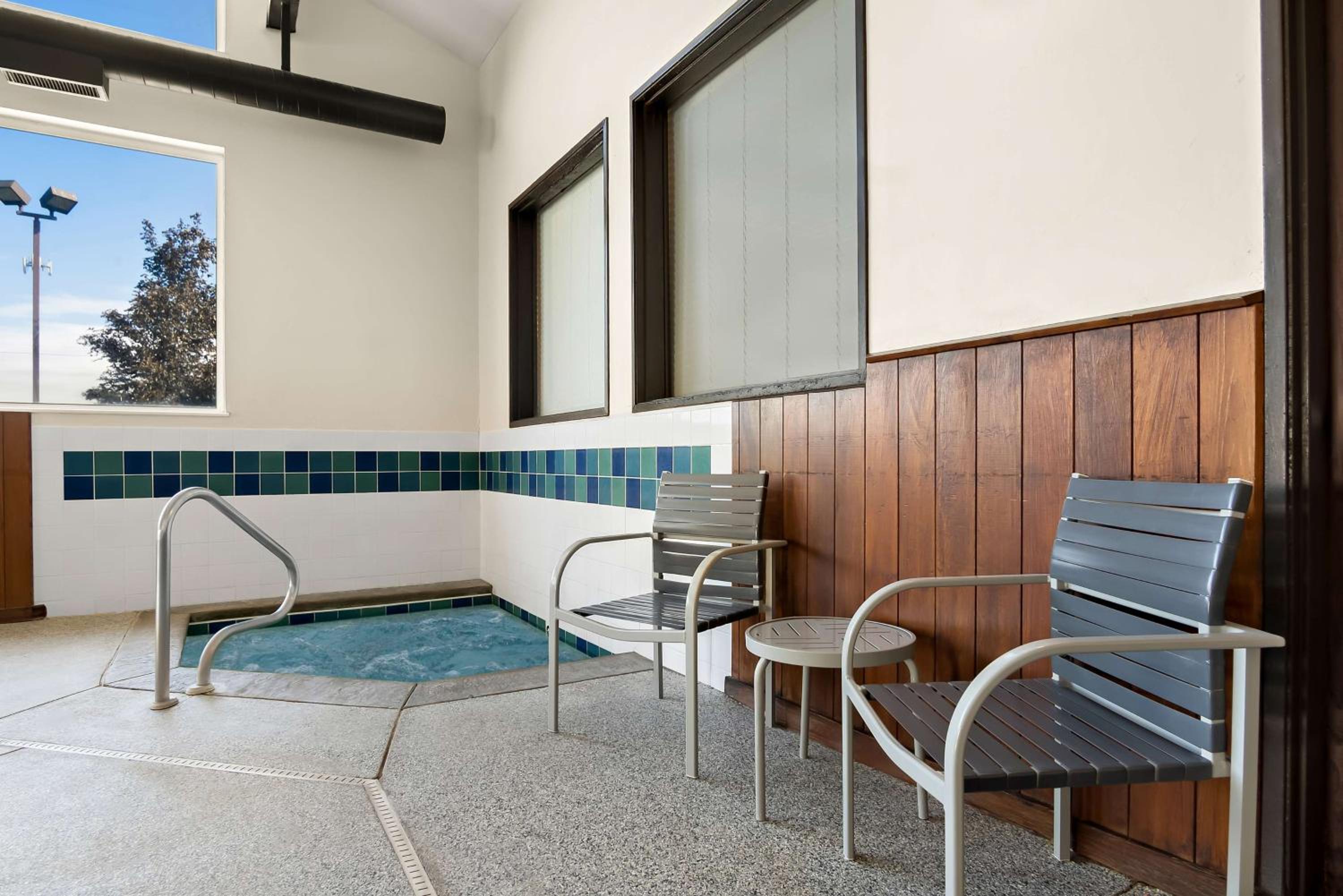 Best Western Sawtooth Inn and Suites - Property Image 3