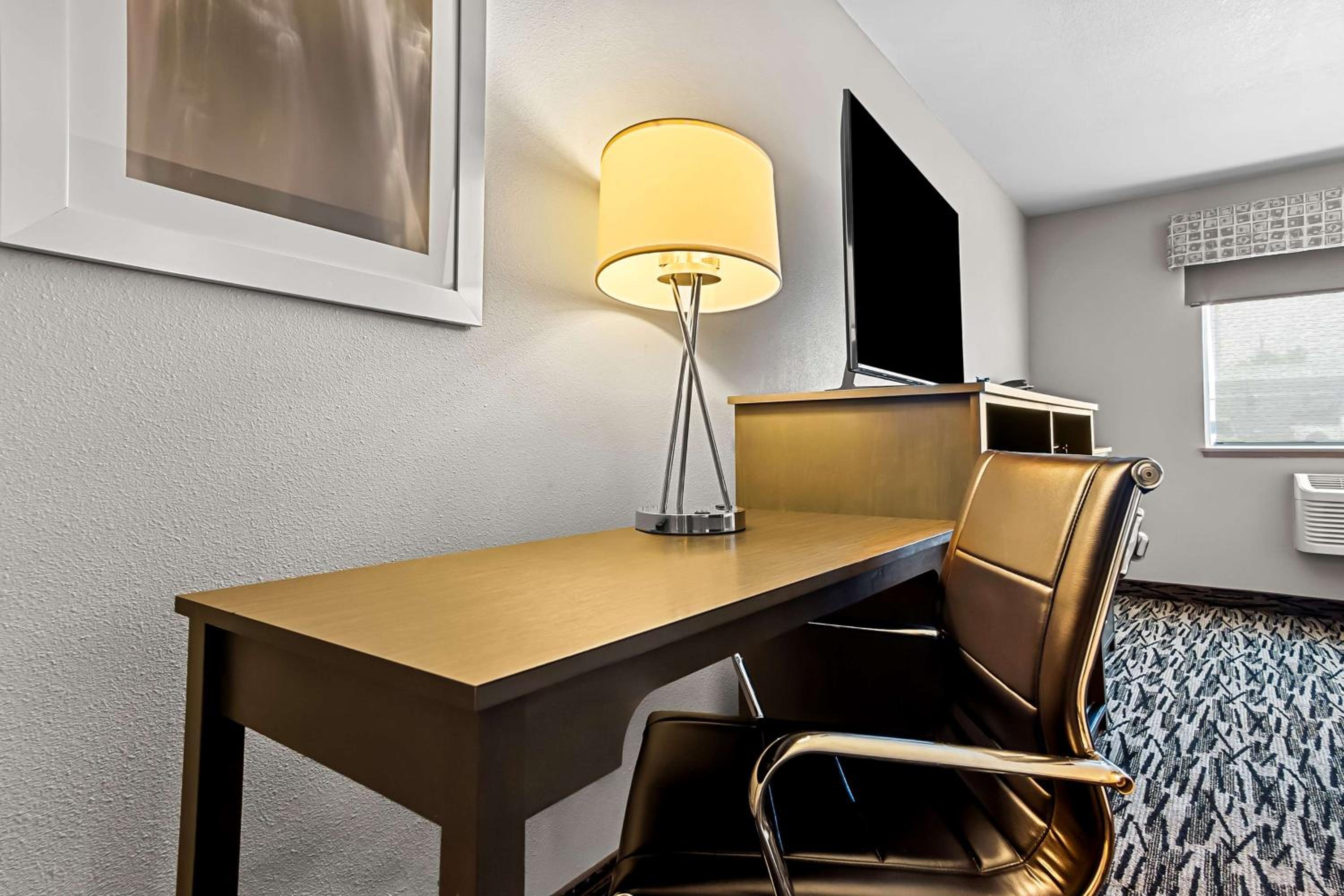 Twin Falls Vacations - Best Western Sawtooth Inn and Suites - Property Image 2