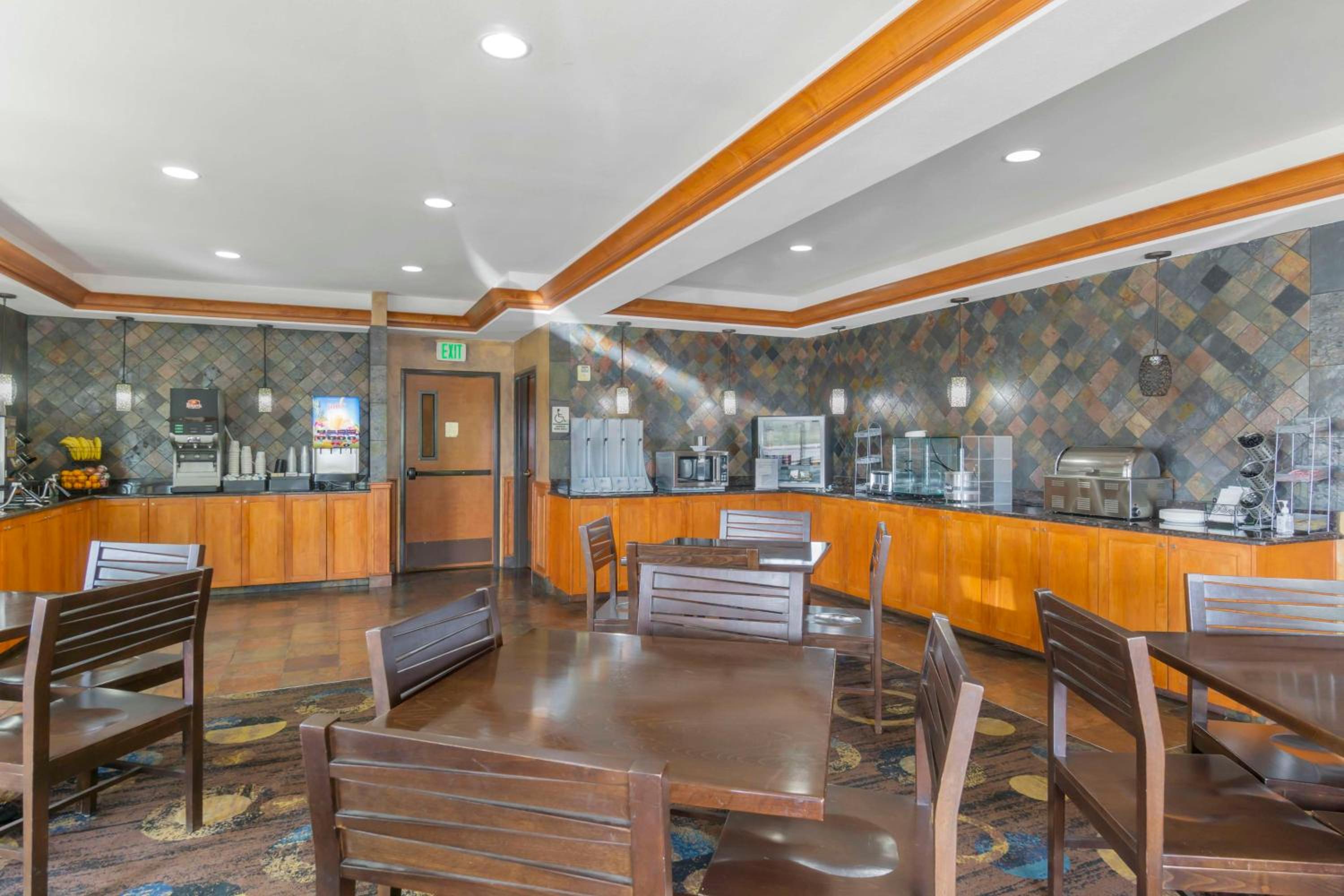 Ellensburg Vacations - Best Western Plus Ellensburg Hotel - Property Image 5