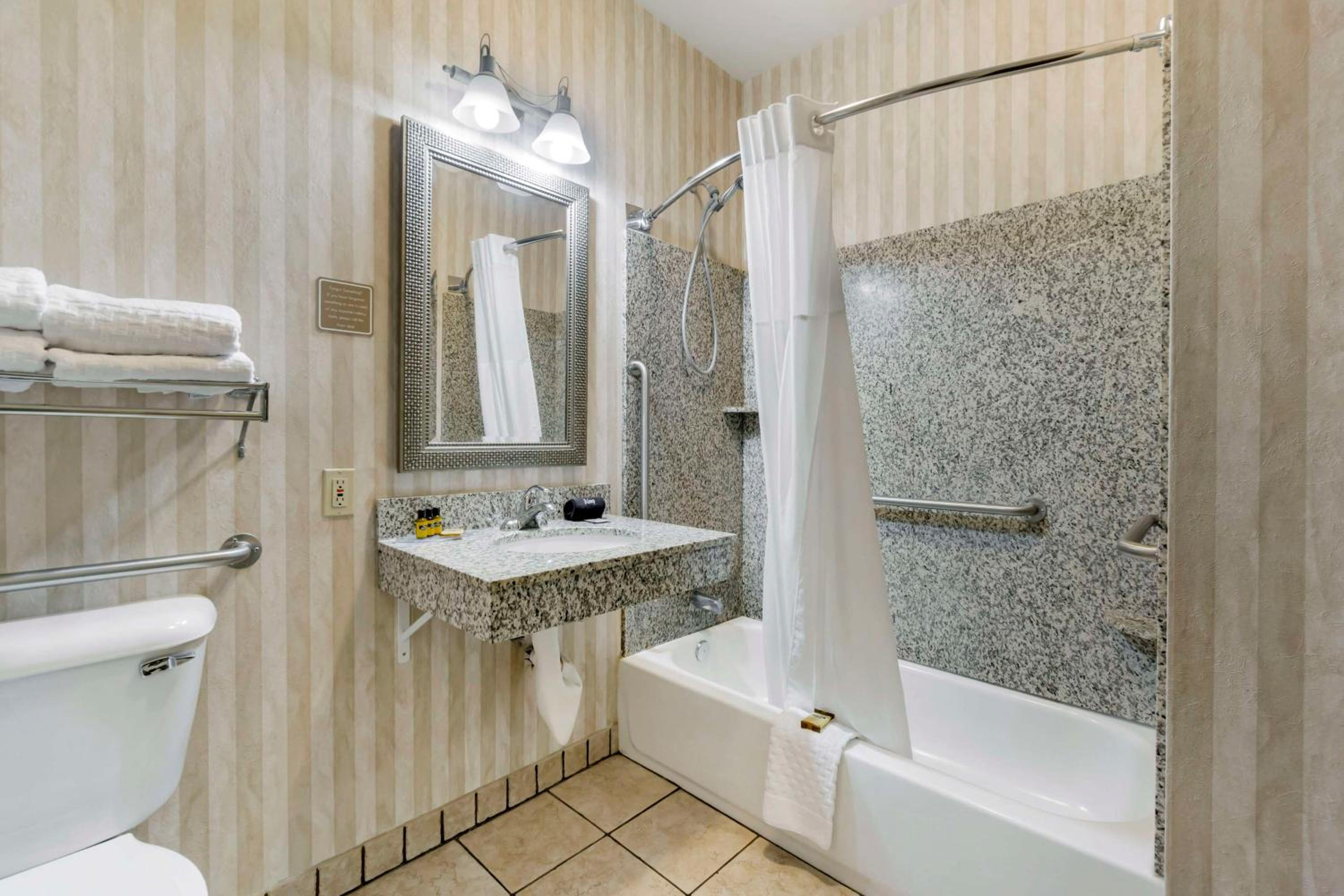 Ellensburg Vacations - Best Western Plus Ellensburg Hotel - Property Image 3