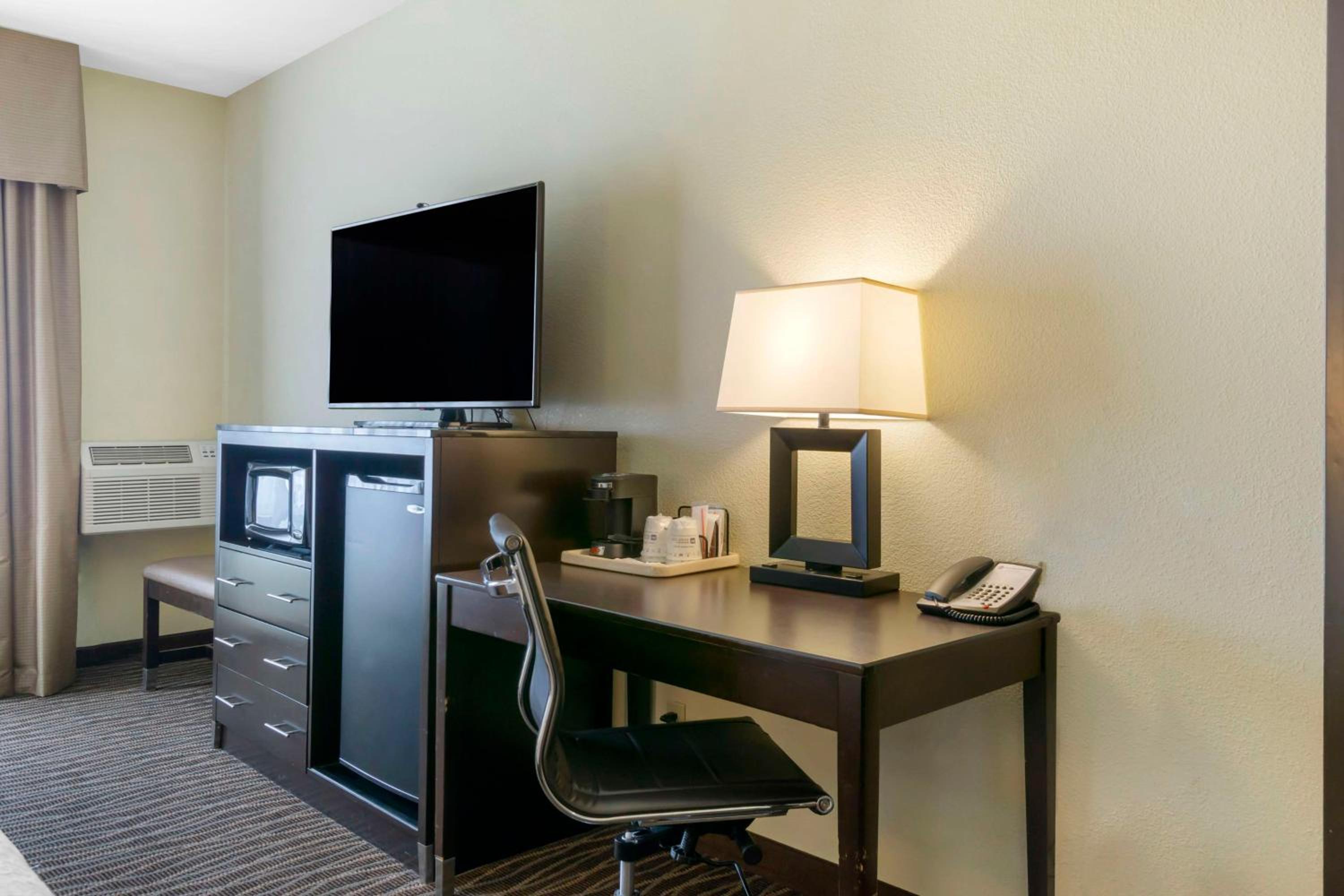 Ellensburg Vacations - Best Western Plus Ellensburg Hotel - Property Image 4