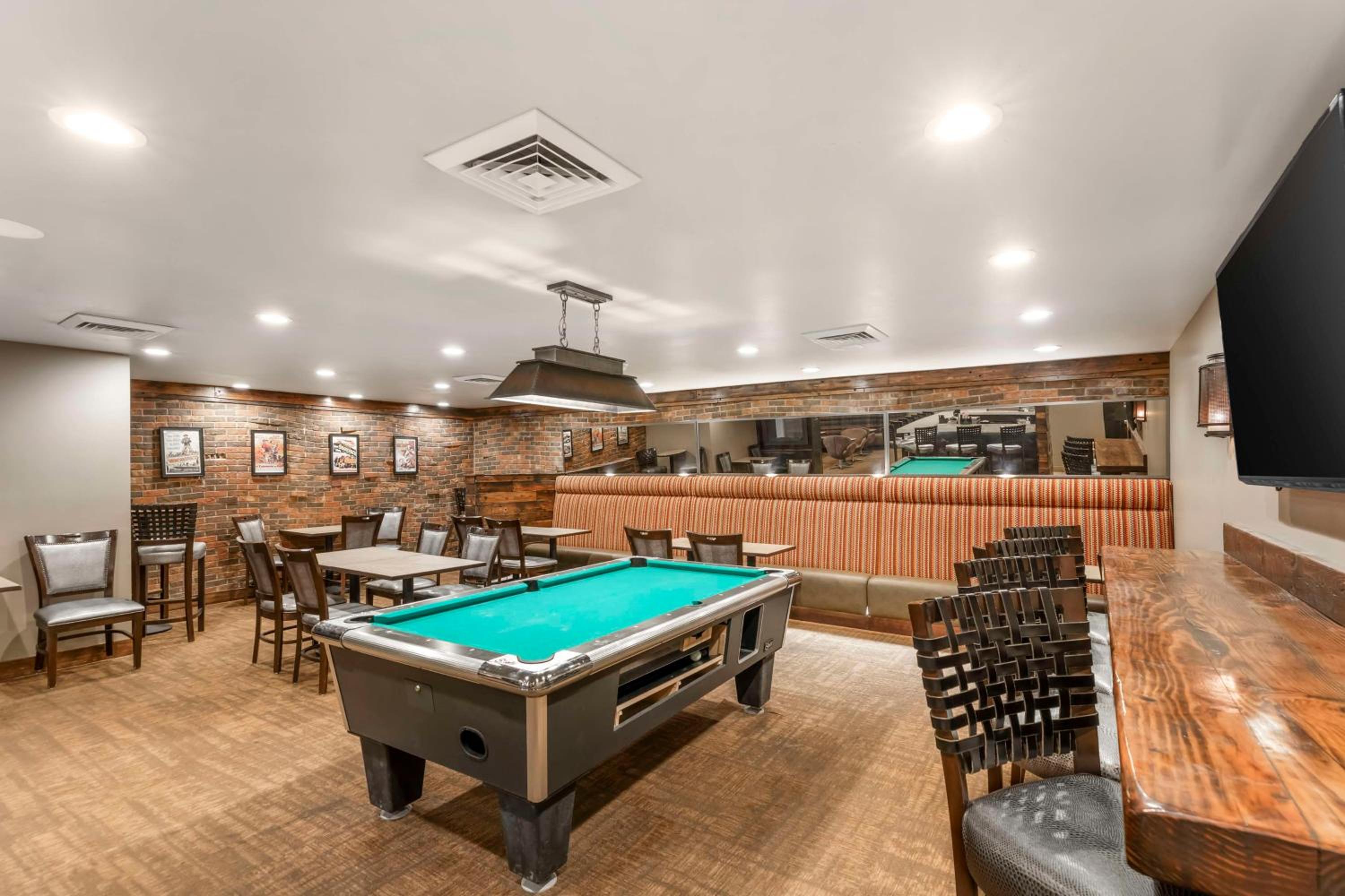 Rawlins Vacations - Best Western Cotton Tree Inn - Property Image 36