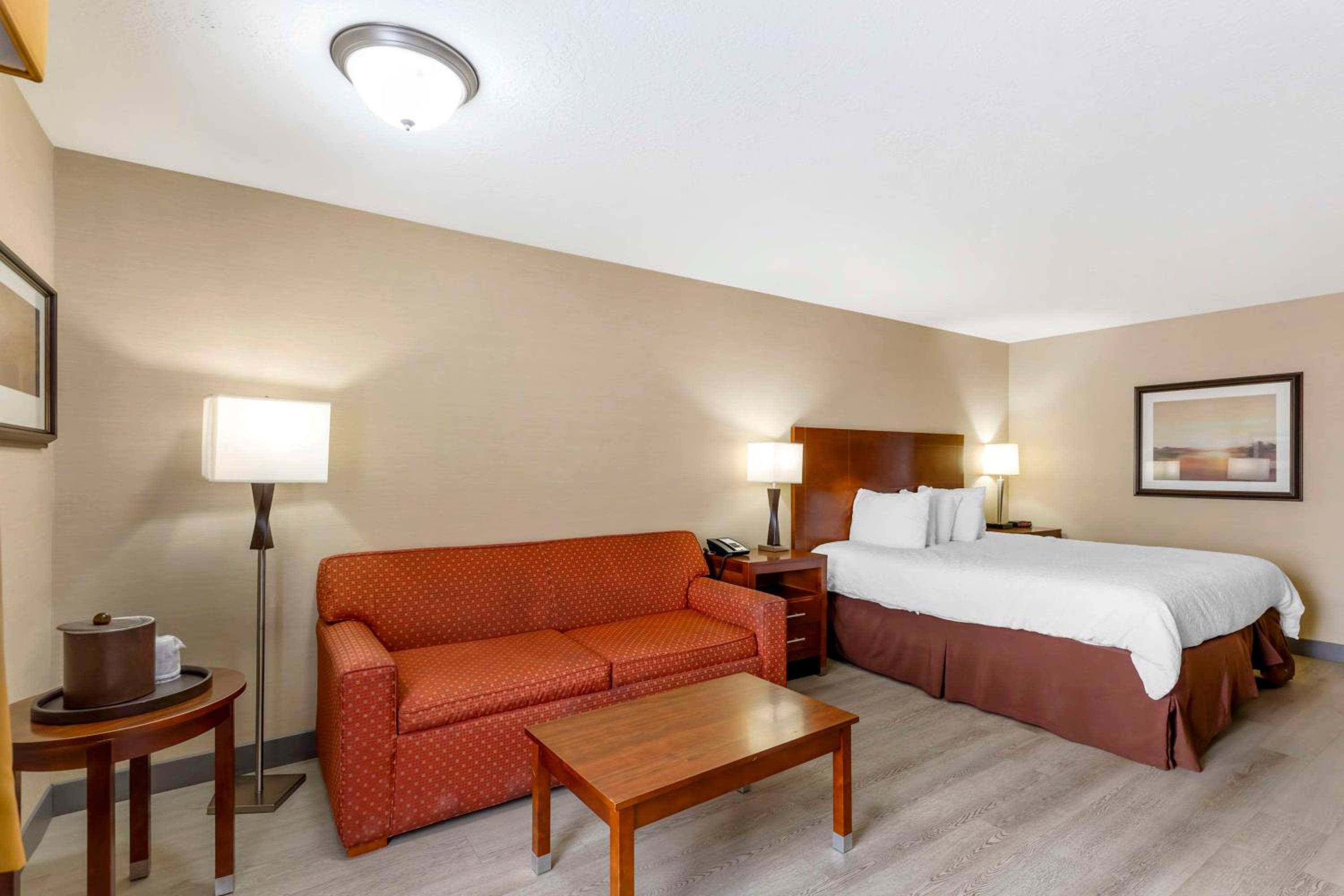 Rawlins Vacations - Best Western Cotton Tree Inn - Property Image 47