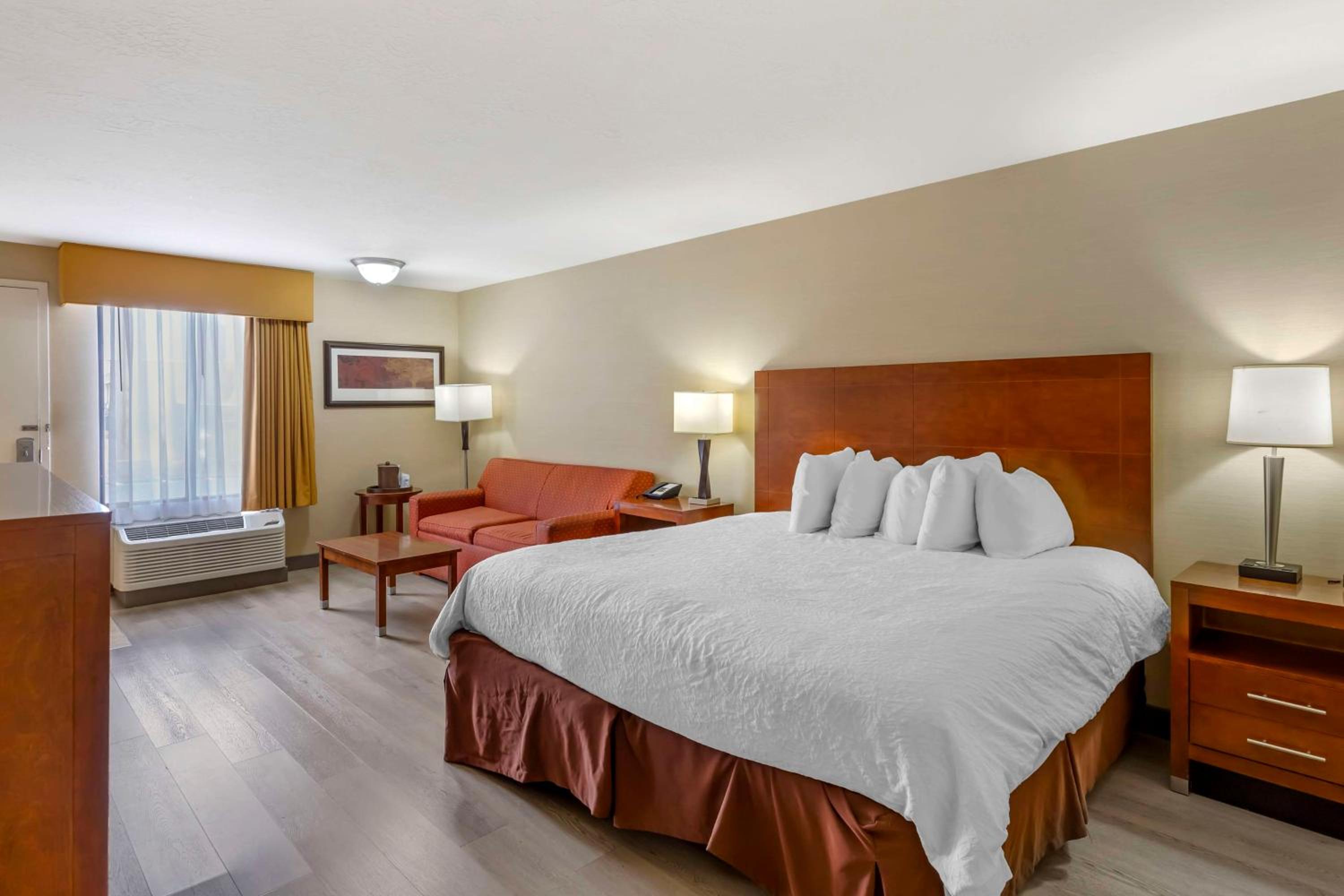 Rawlins Vacations - Best Western Cotton Tree Inn - Property Image 48
