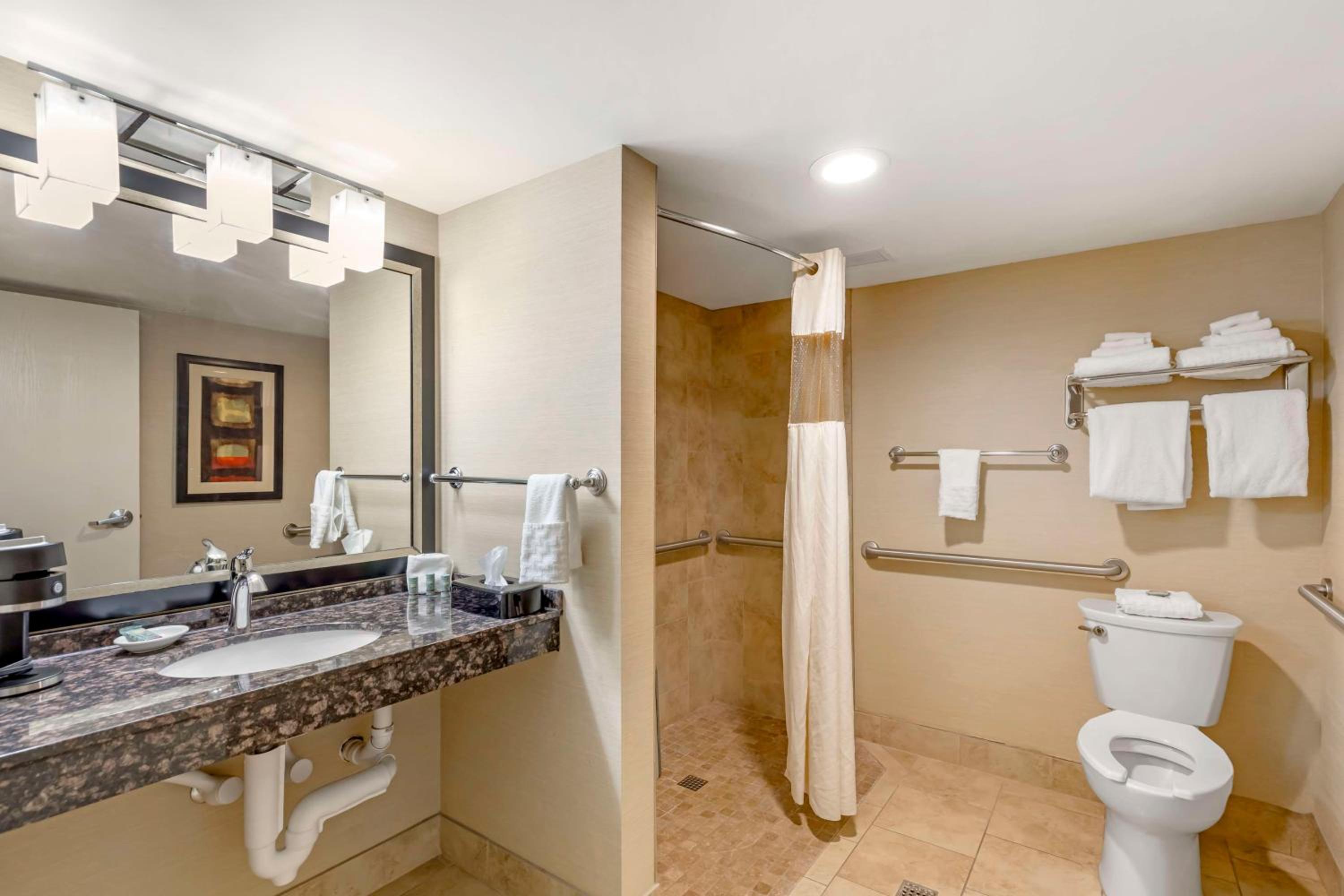 Rawlins Vacations - Best Western Cotton Tree Inn - Property Image 12