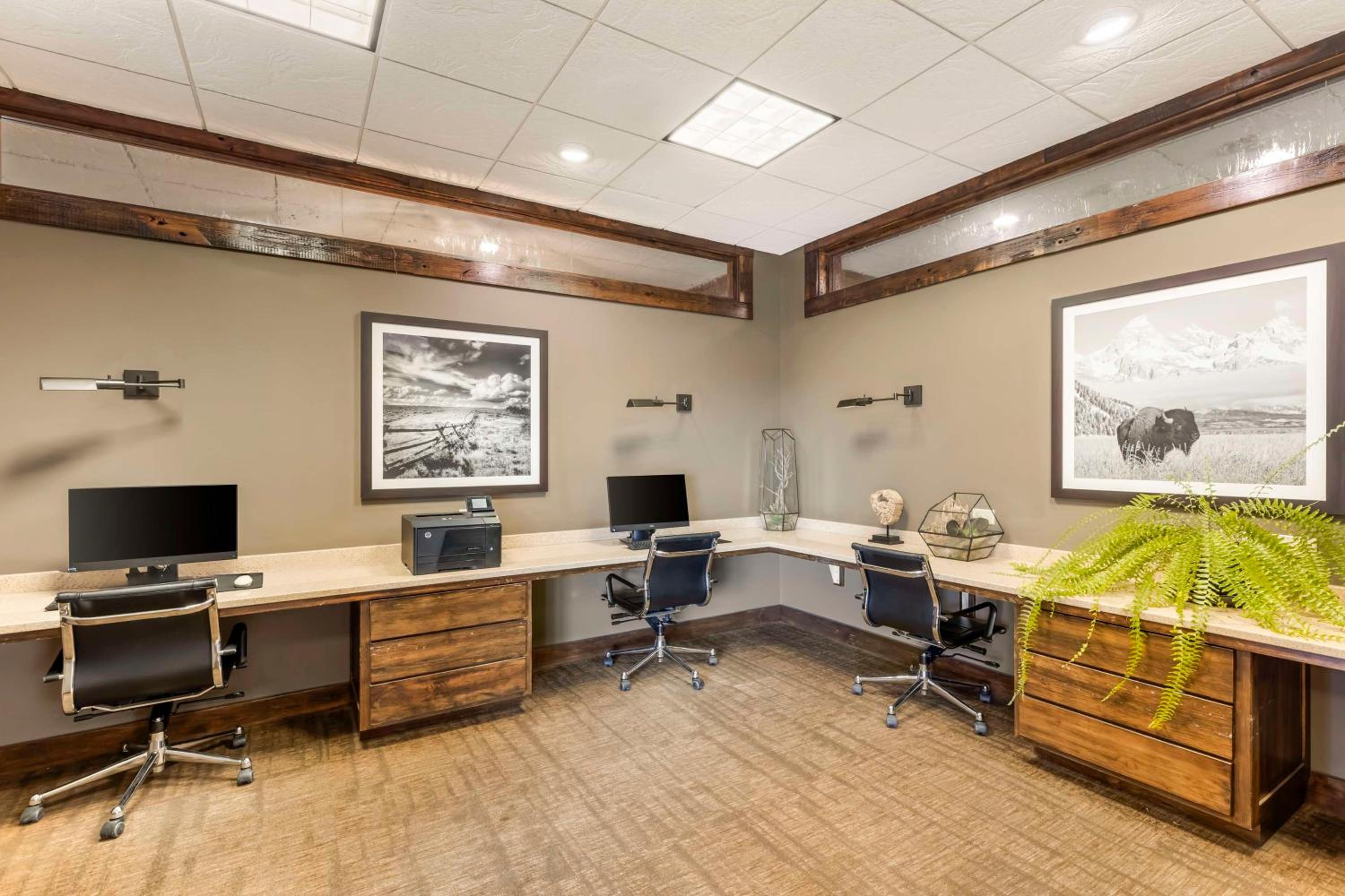 Rawlins Vacations - Best Western Cotton Tree Inn - Property Image 18