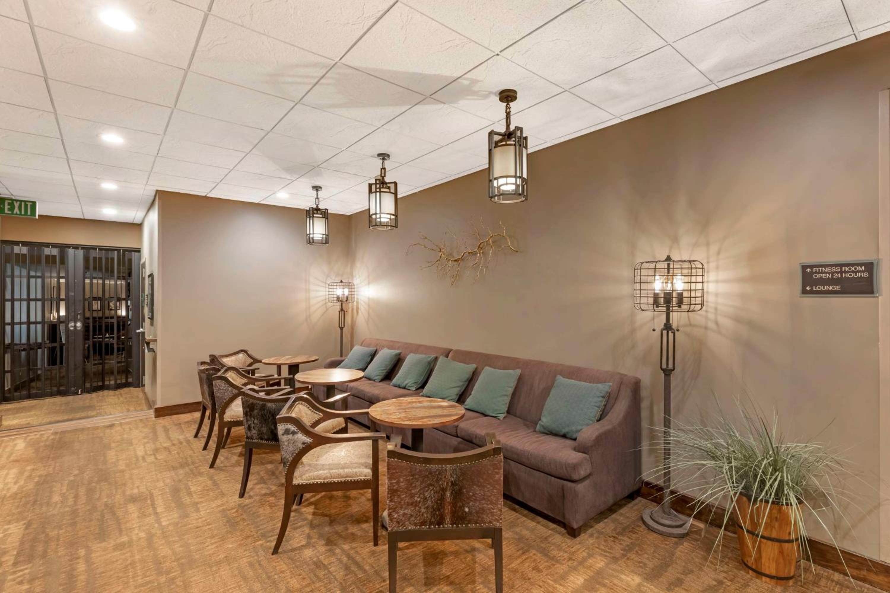 Rawlins Vacations - Best Western Cotton Tree Inn - Property Image 21