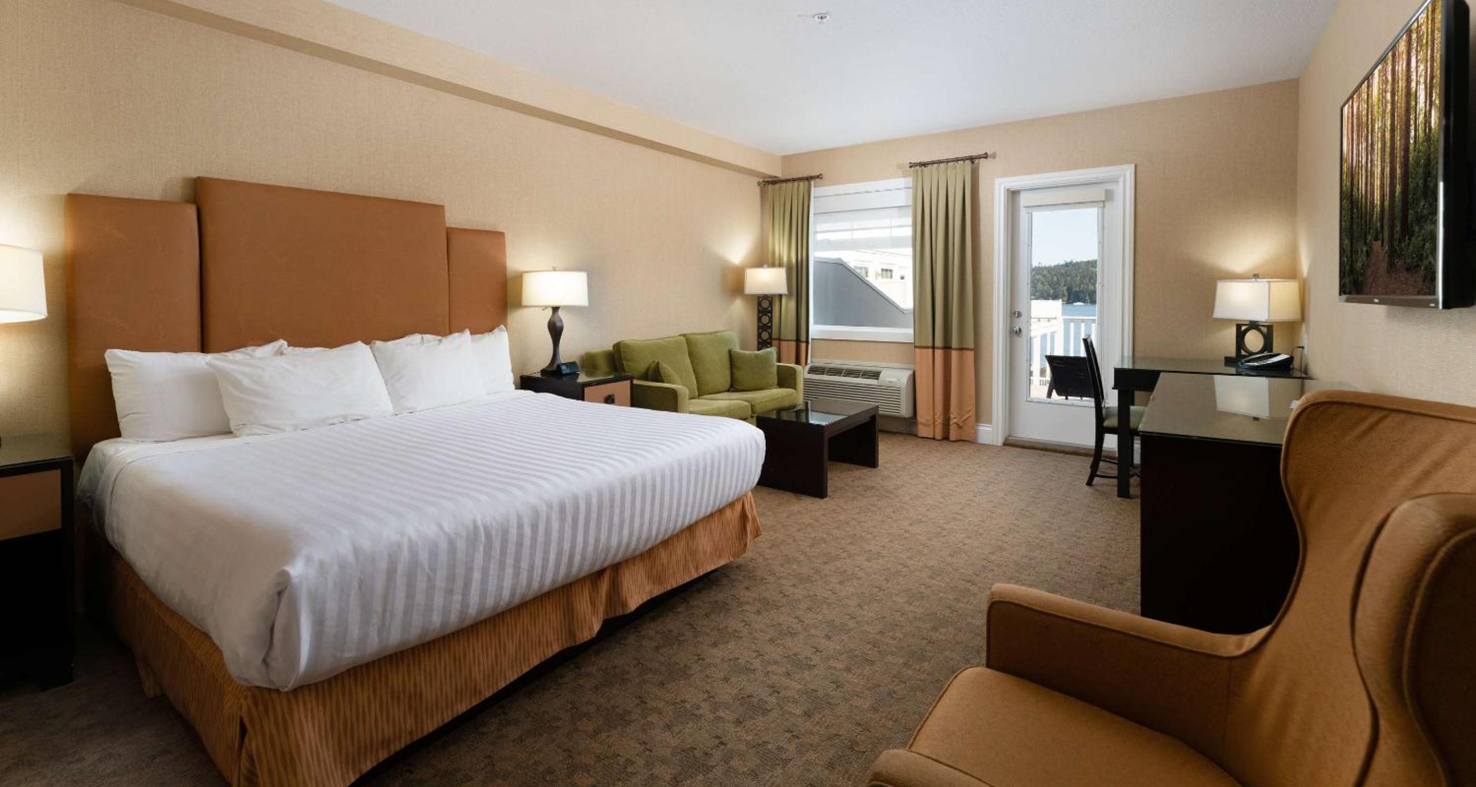 Sooke Vacations - Prestige Oceanfront Resort, WorldHotels Luxury - Property Image 11