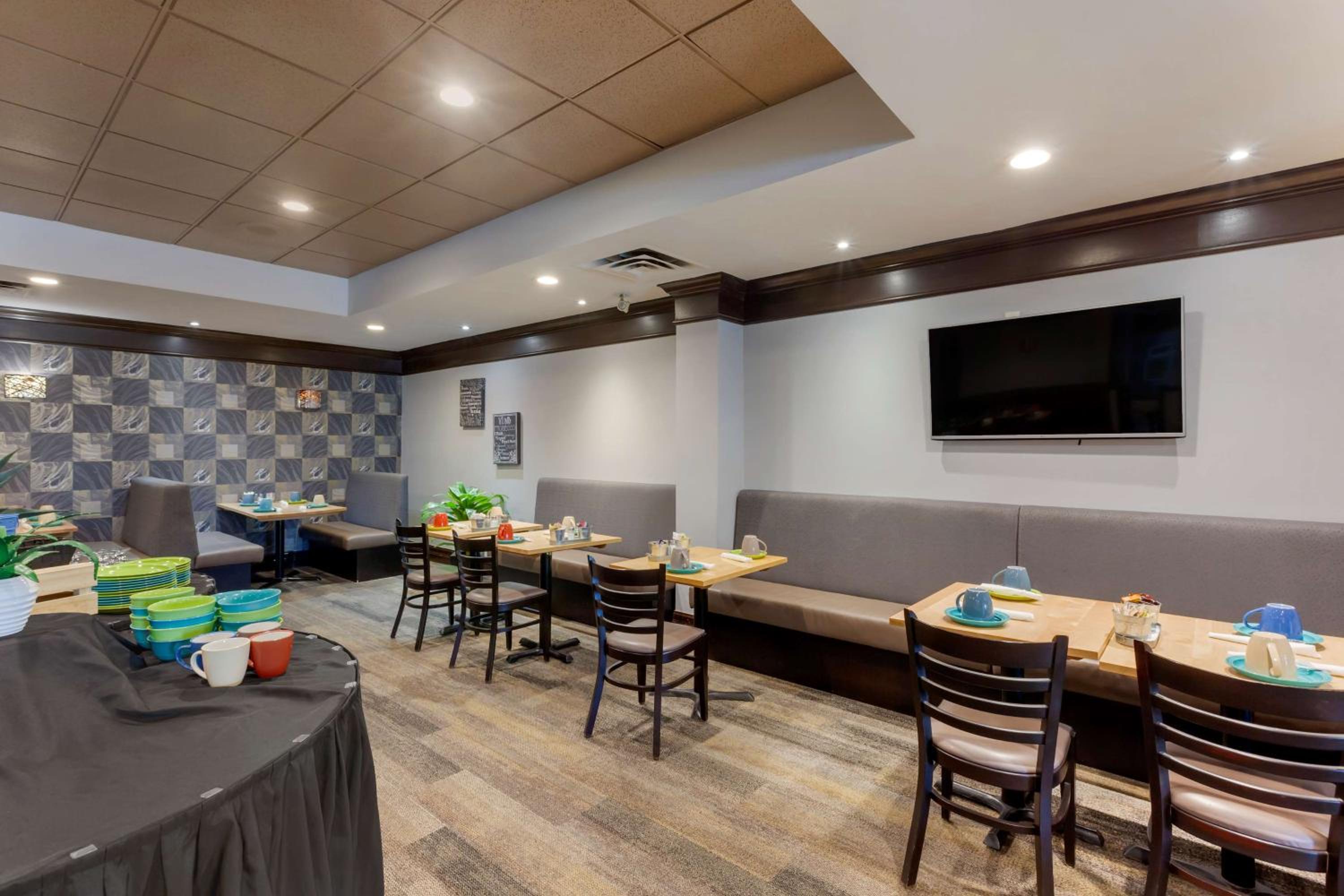 Best Western Plus Toronto Airport Hotel-2