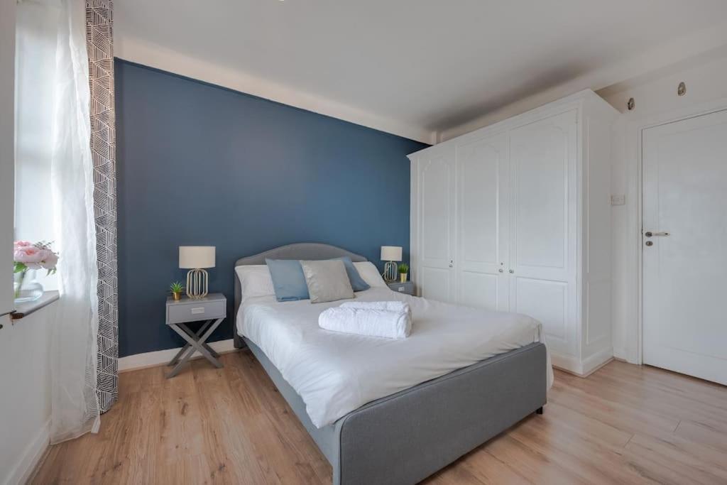 Stylish 2 bed in Central London - Walking distance to Hyde Park & Notting Hill