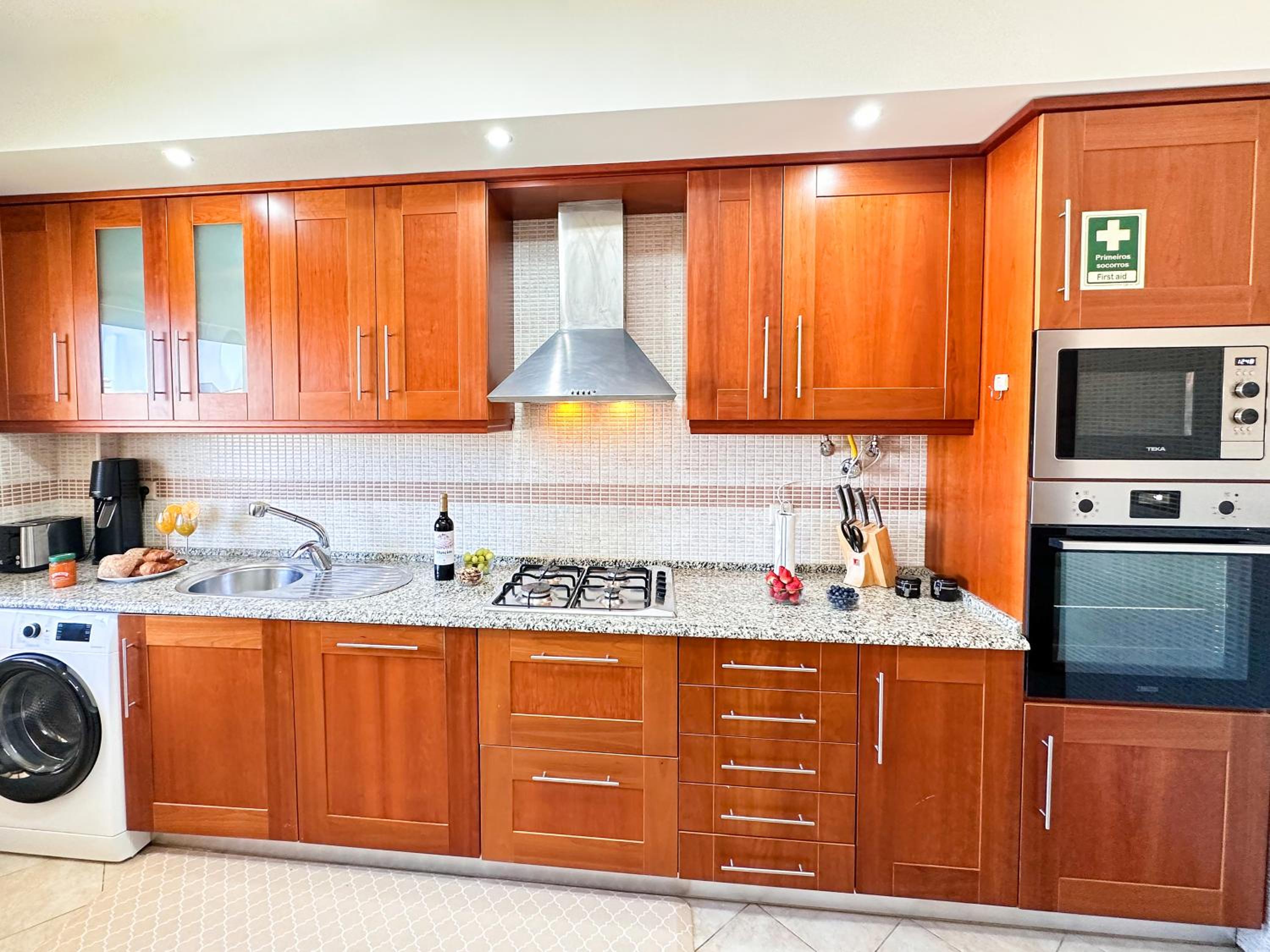 Golden Palm Condo by BeCherish view 3