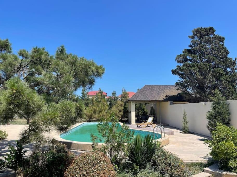 Bilgah Villa with pool