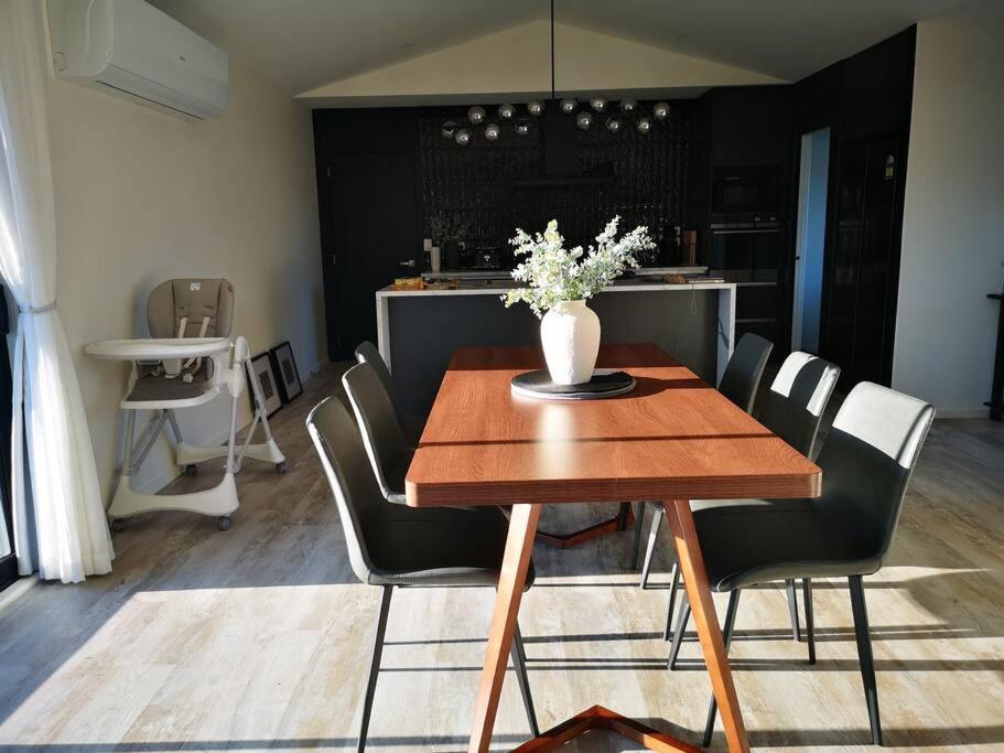 Black Pearl-4 bedroom brand new designer house view 3