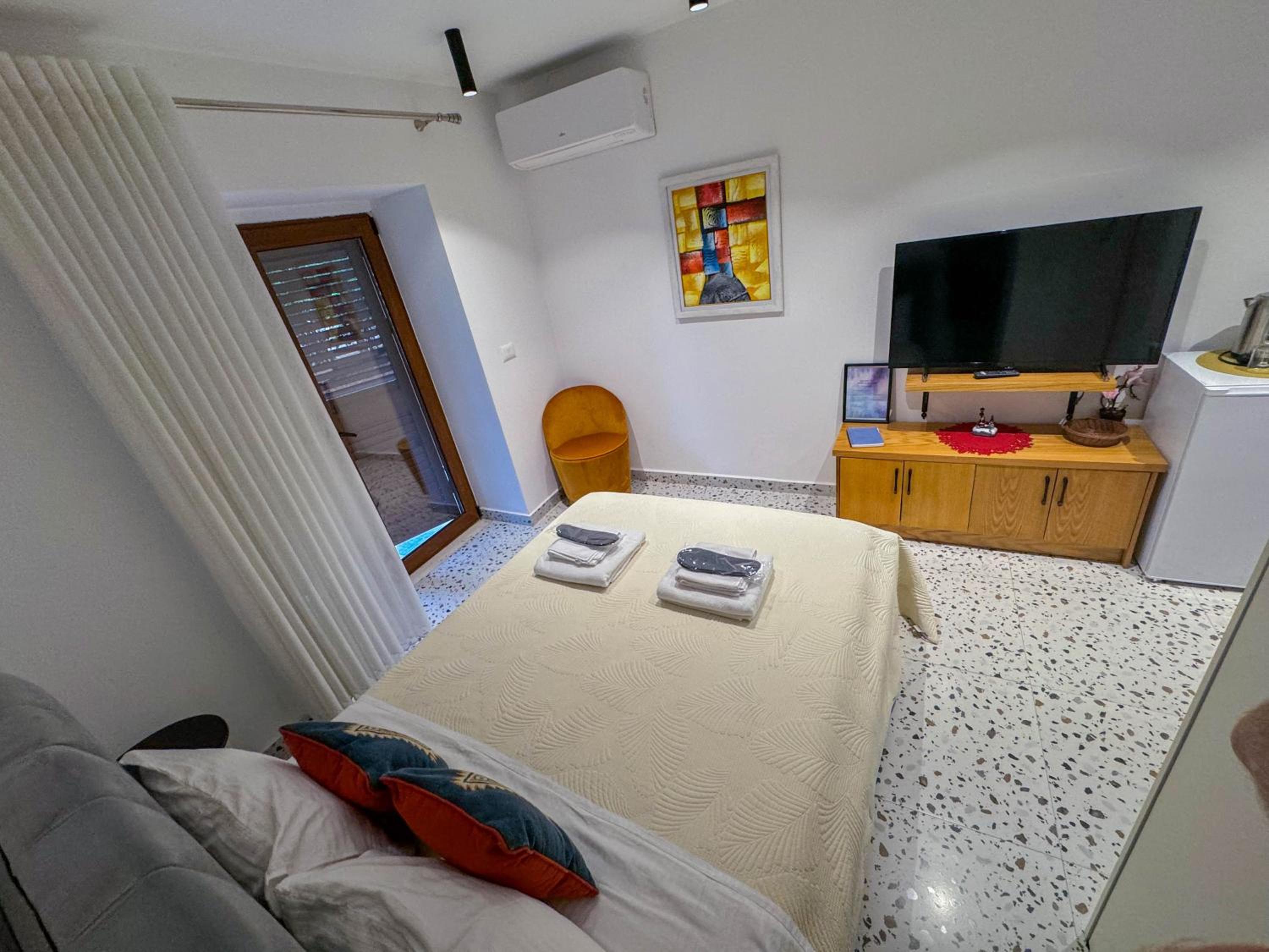 Tirana Lovely Apartment 3