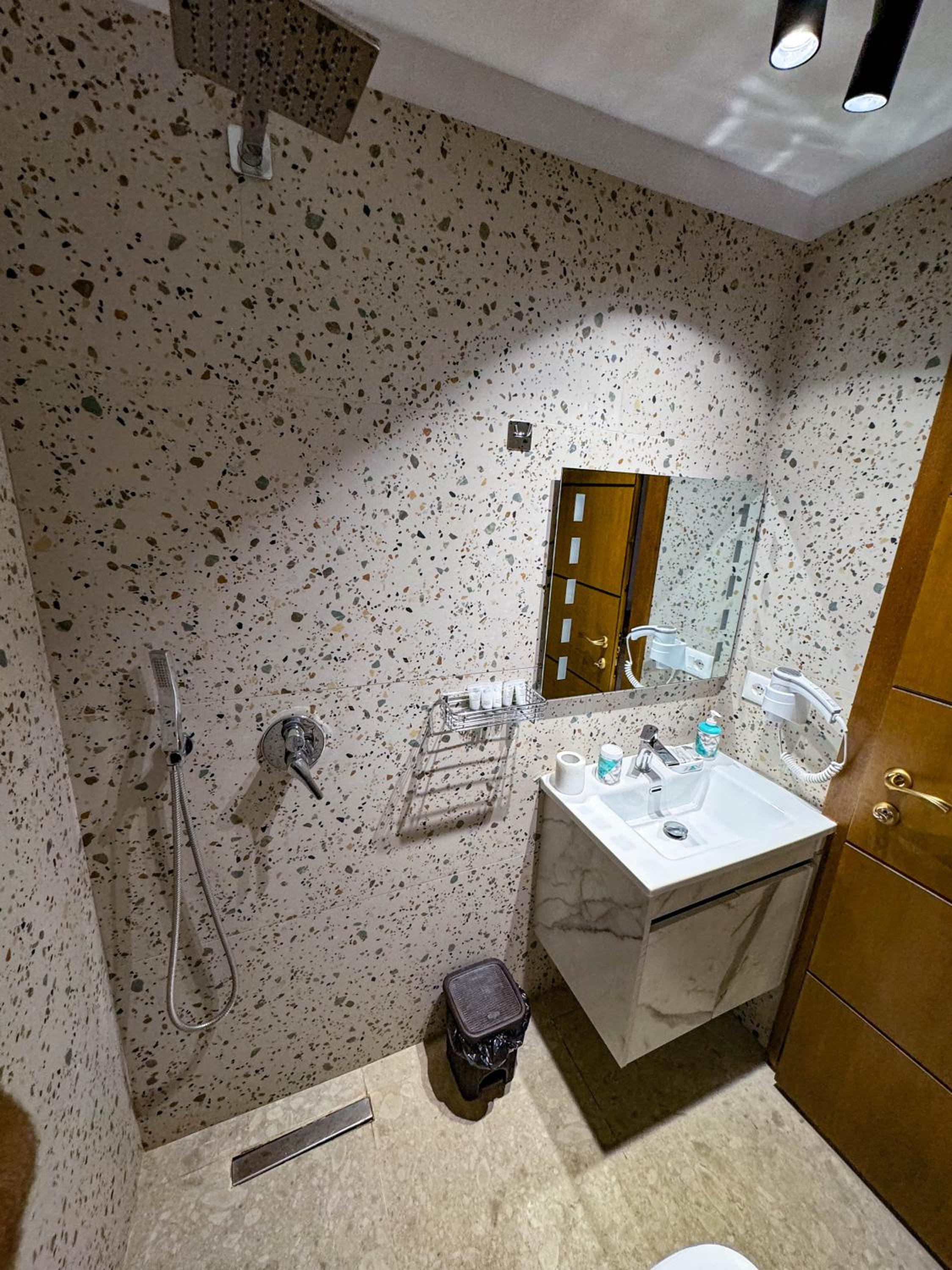Tirana Lovely Apartment 3