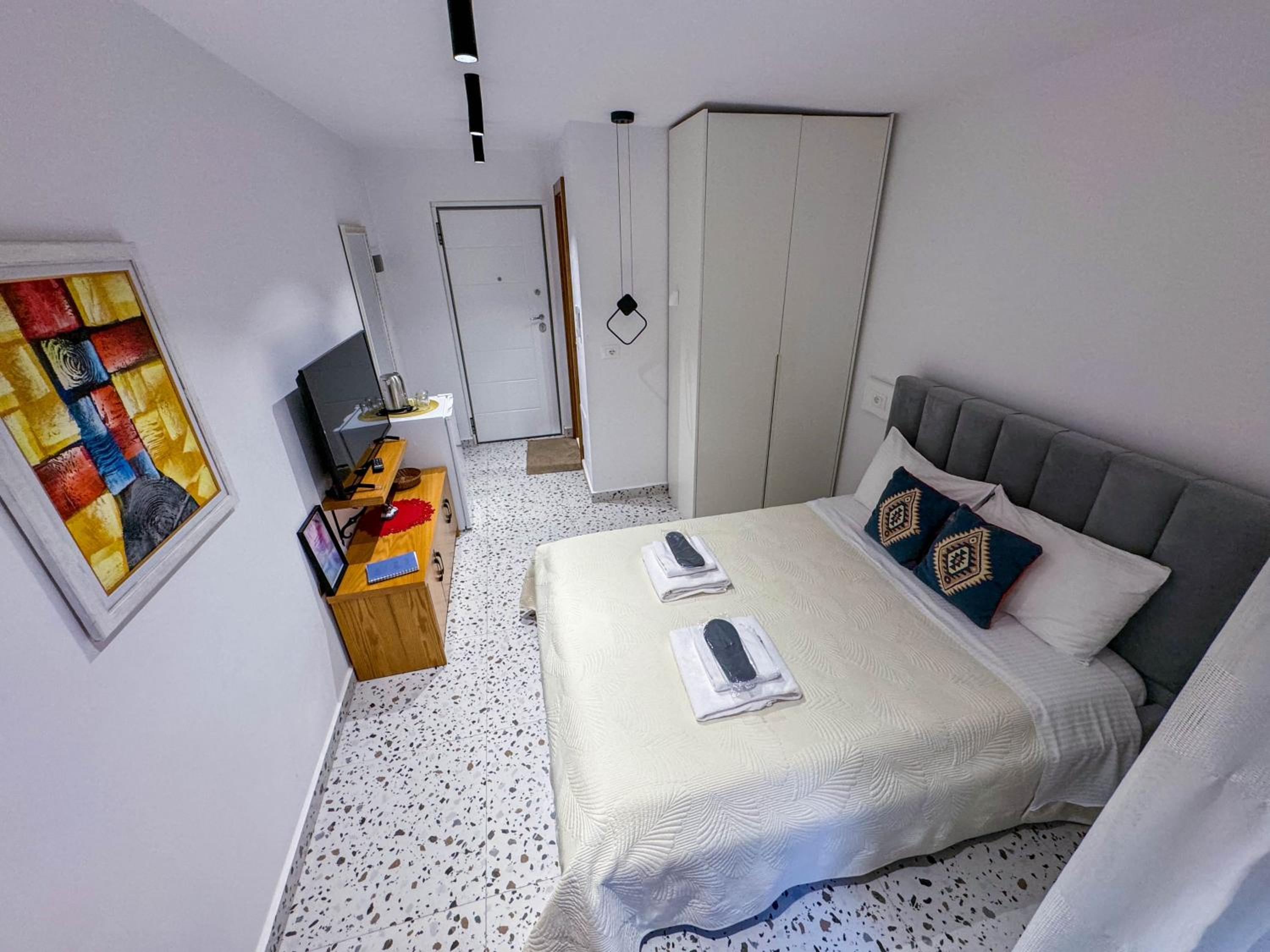 Tirana Lovely Apartment 3