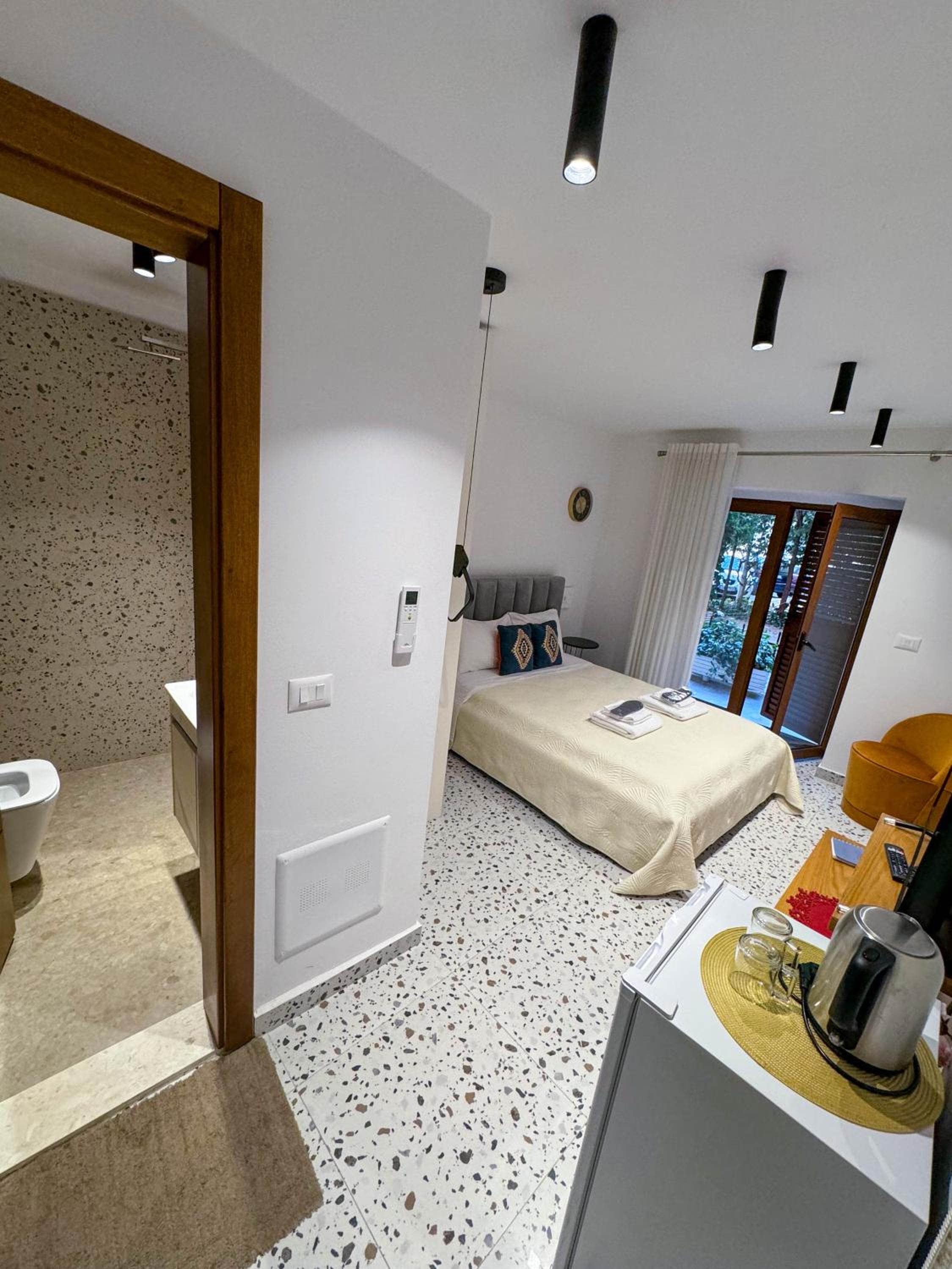 Tirana Lovely Apartment 3