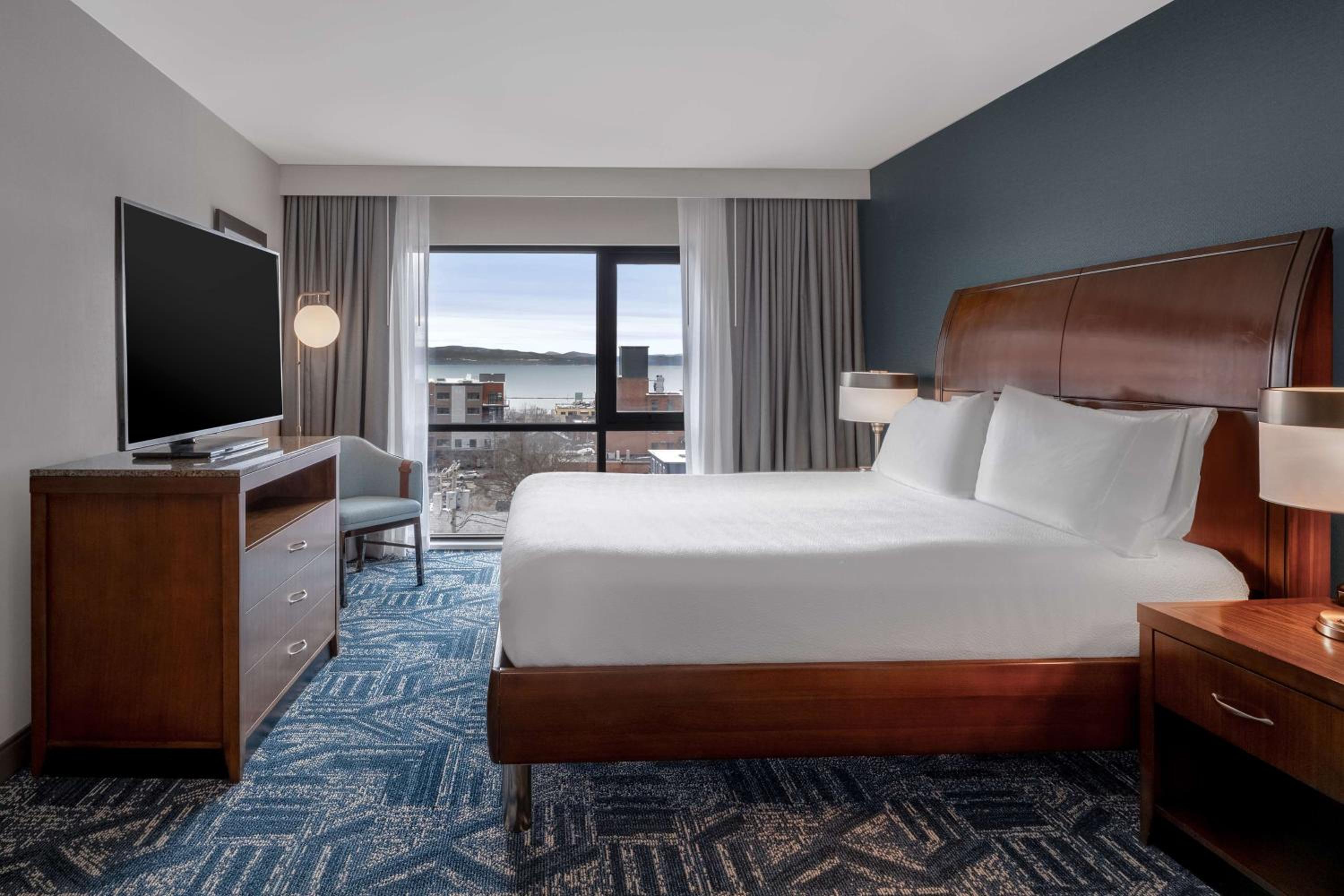 Hilton Garden Inn Burlington Downtown