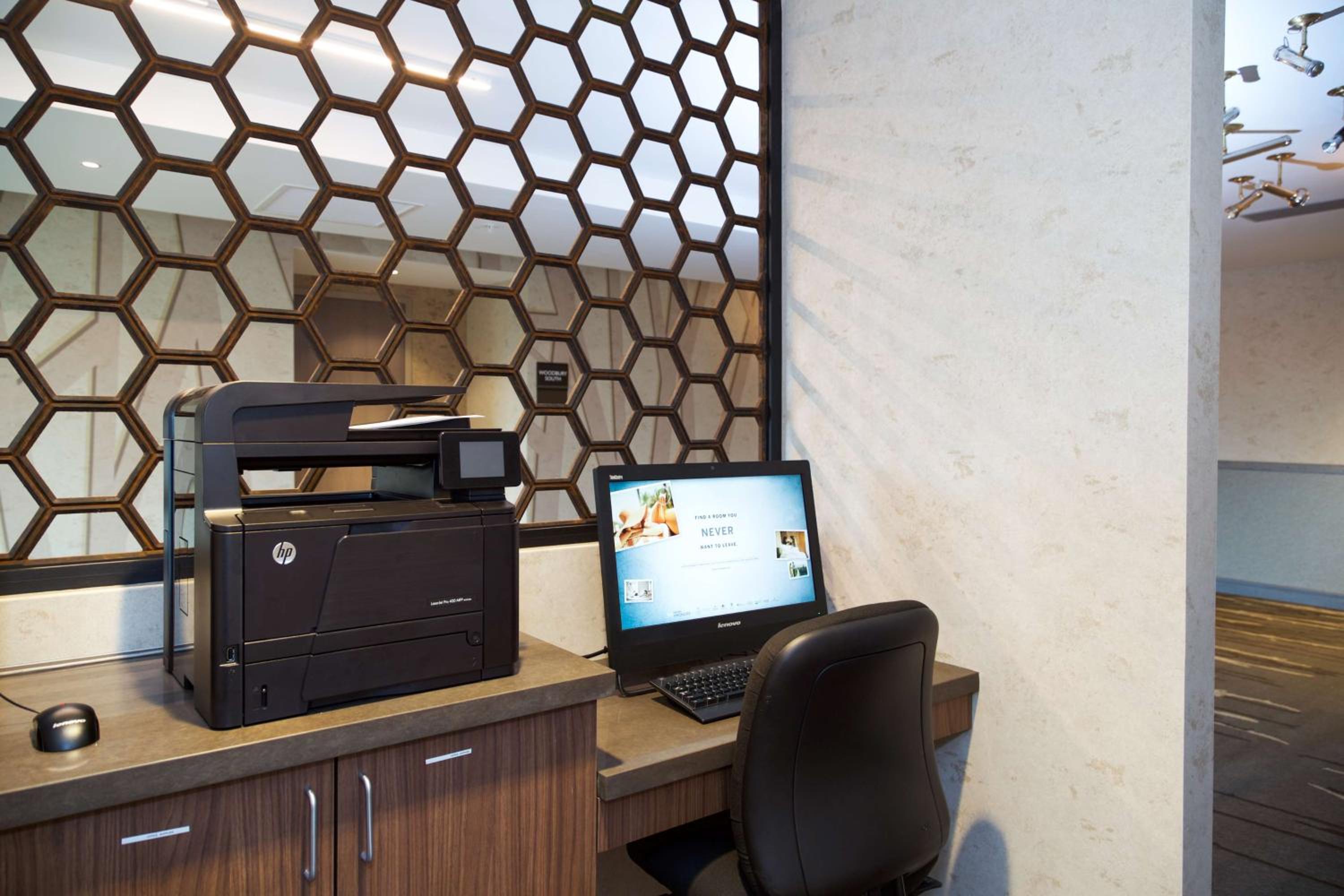 Hilton Garden Inn Burlington Downtown