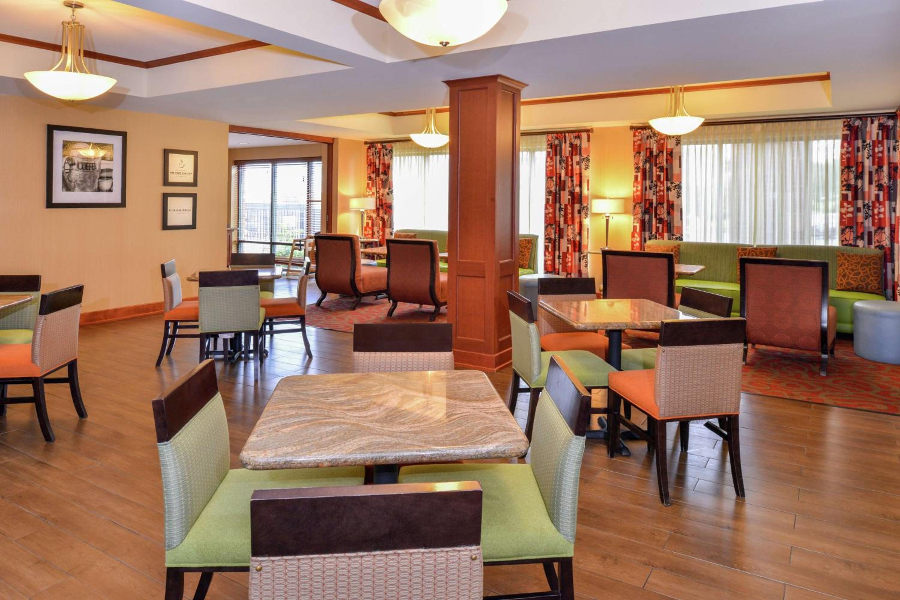 Martinsburg Vacations - Hampton Inn Martinsburg - Property Image 24